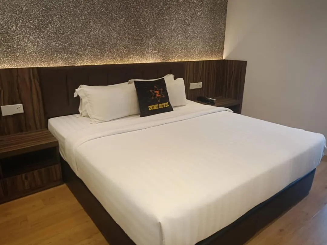 room service, Bed in Zone Hotel Ipoh