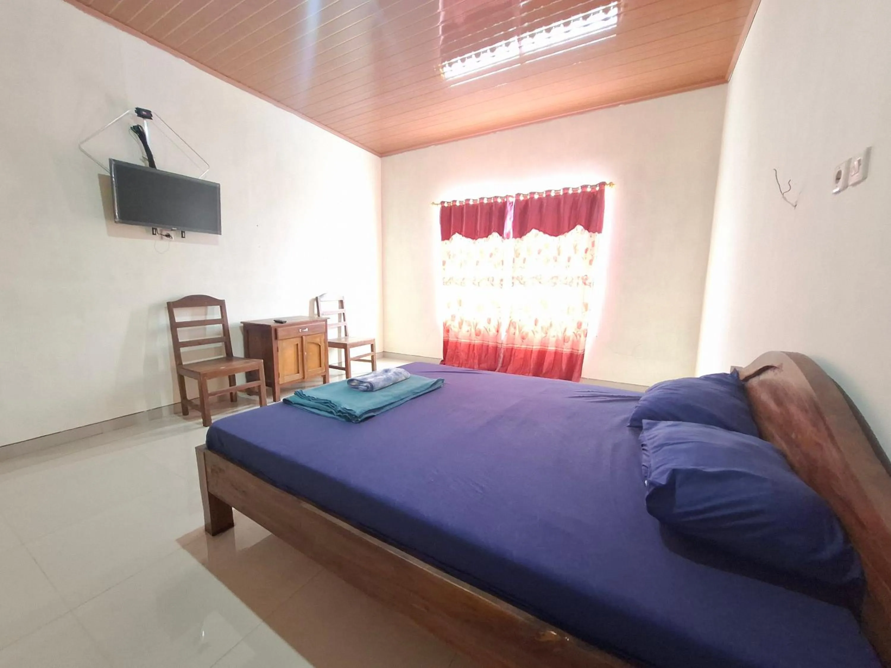 Bedroom, Bed in RedDoorz near Candi Cetho Karanganyar