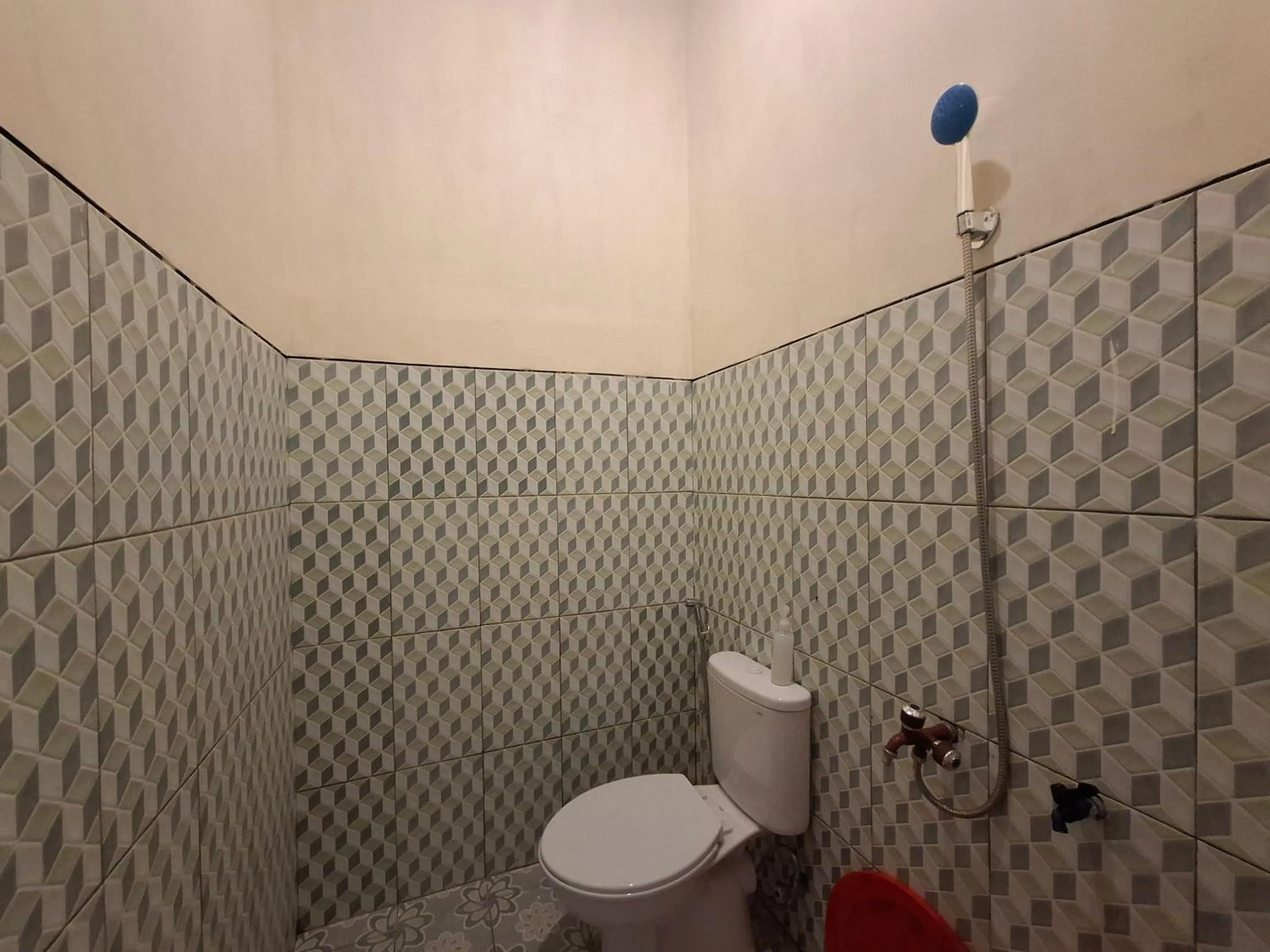 Bathroom in RedDoorz near Candi Cetho Karanganyar