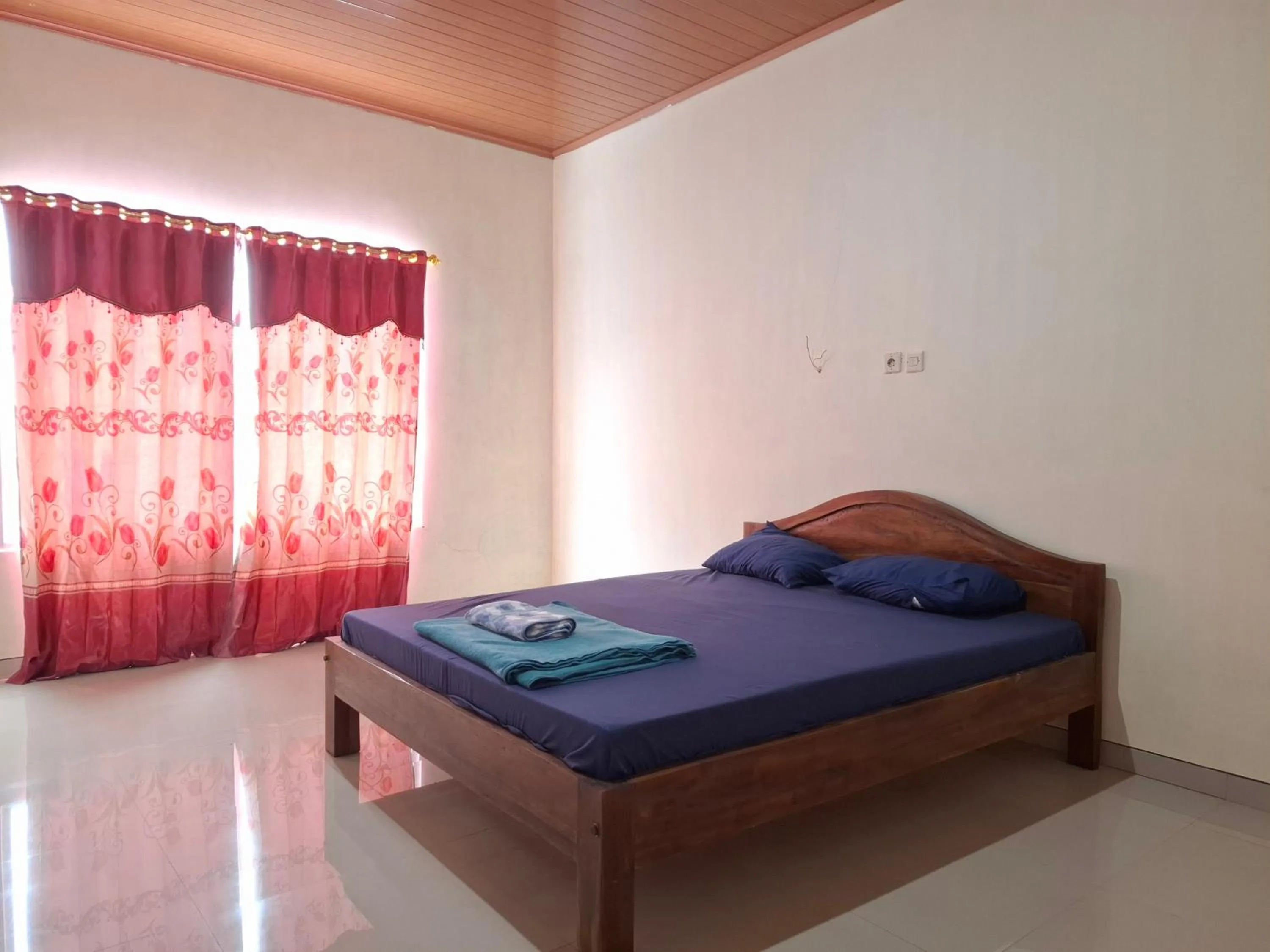 Bedroom, Bed in RedDoorz near Candi Cetho Karanganyar