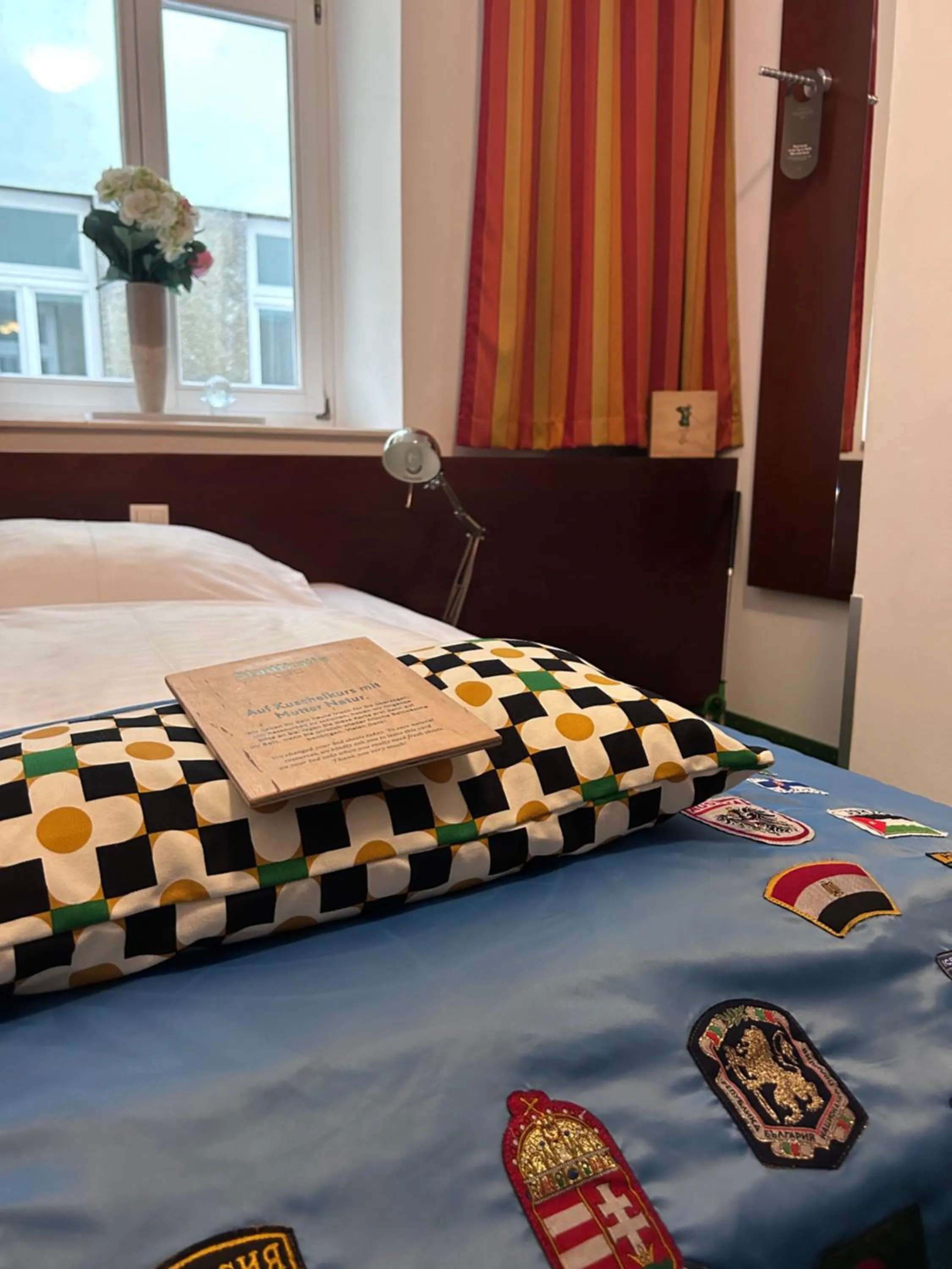 Bed in Pension Stadthalle