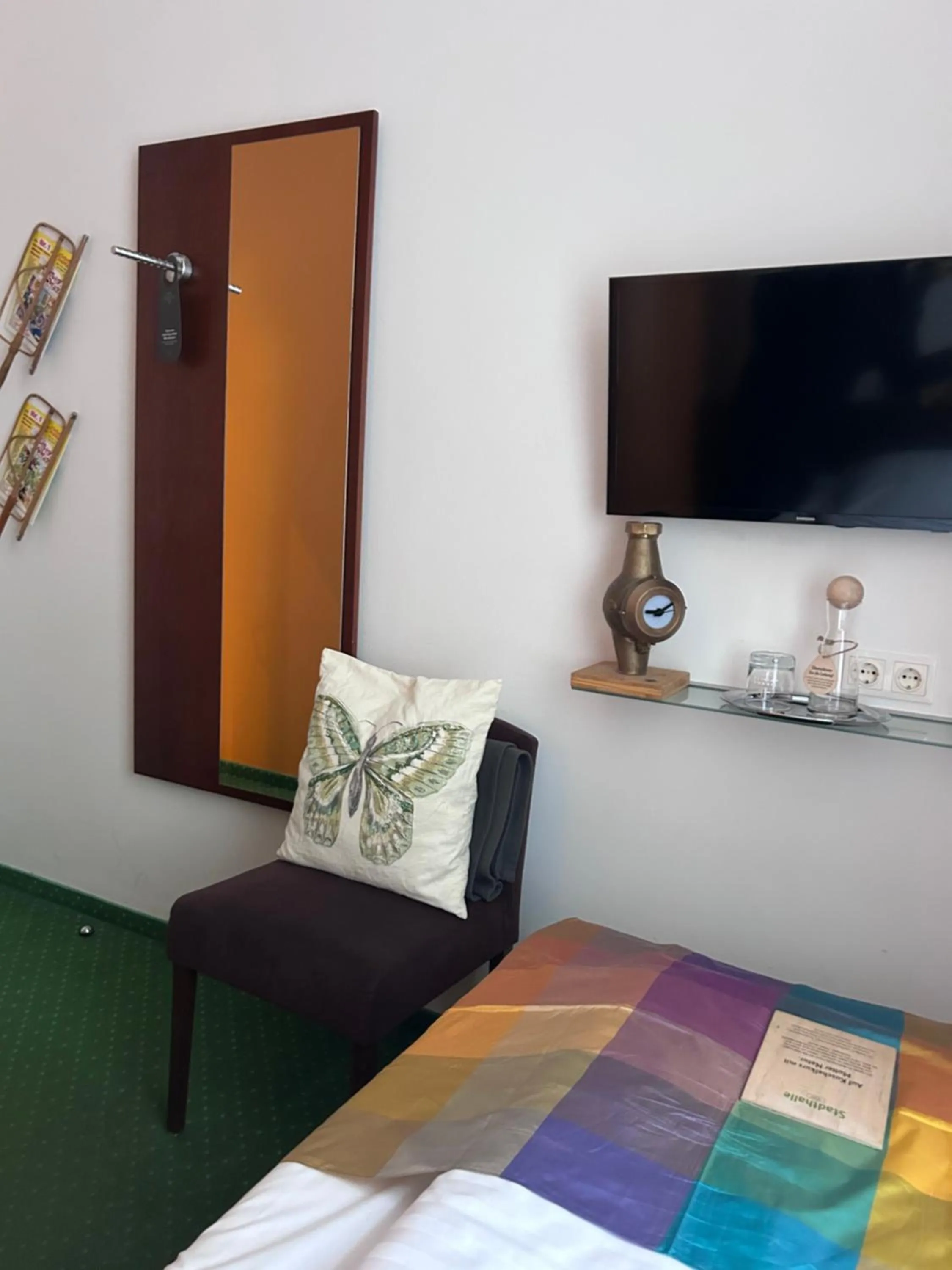 Bed in Pension Stadthalle