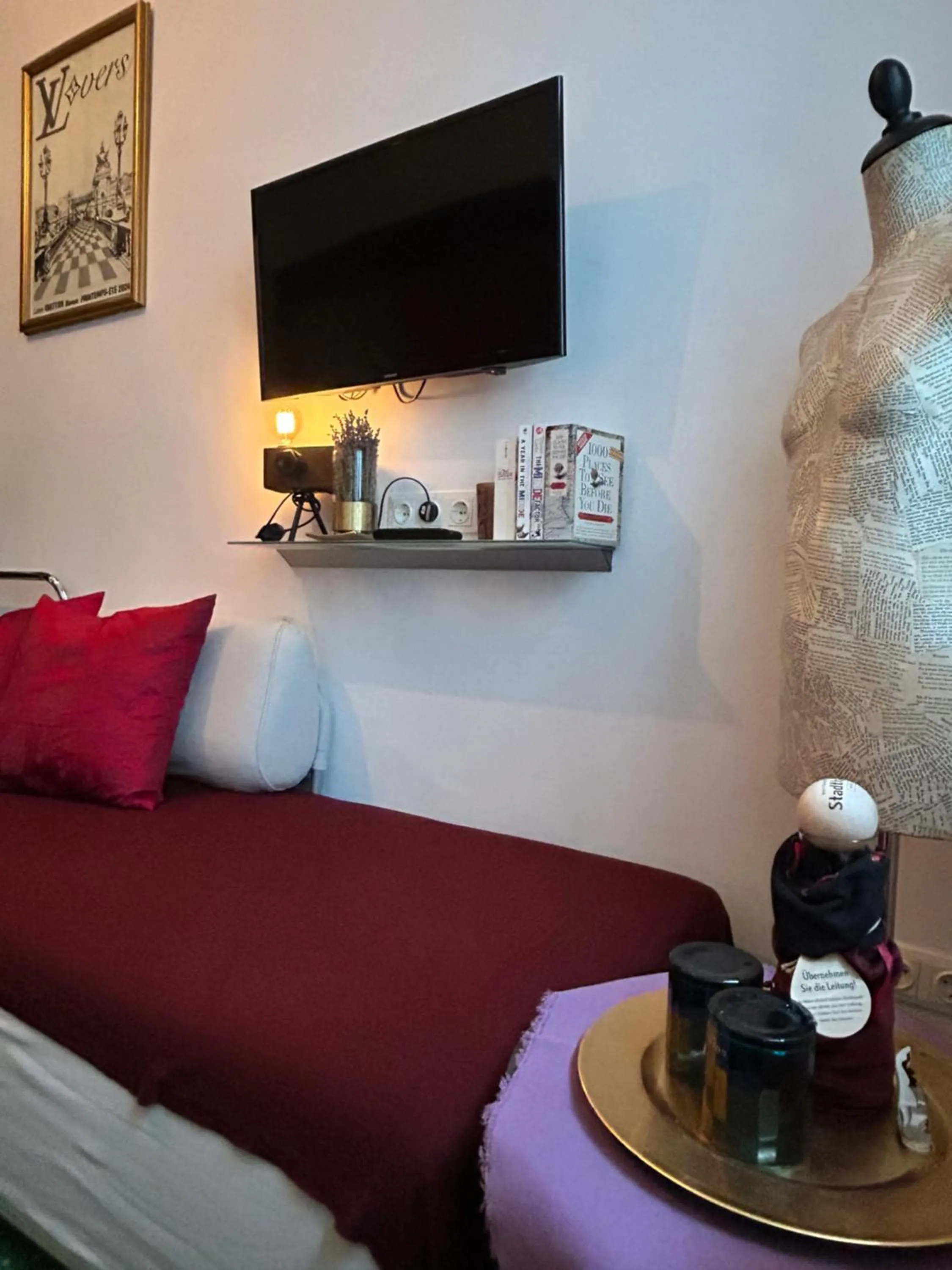 TV and multimedia, Bed in Pension Stadthalle