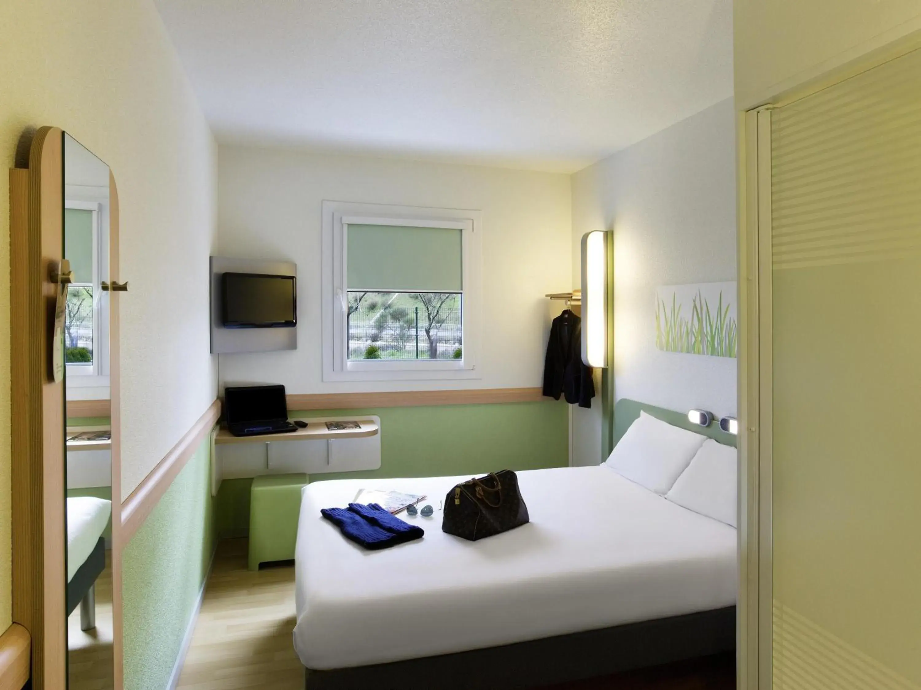 Classic Room with One Double Bed in Ibis Budget Madrid Getafe Classic Room with One Double Bed in Ibis Budget Madrid Getafe