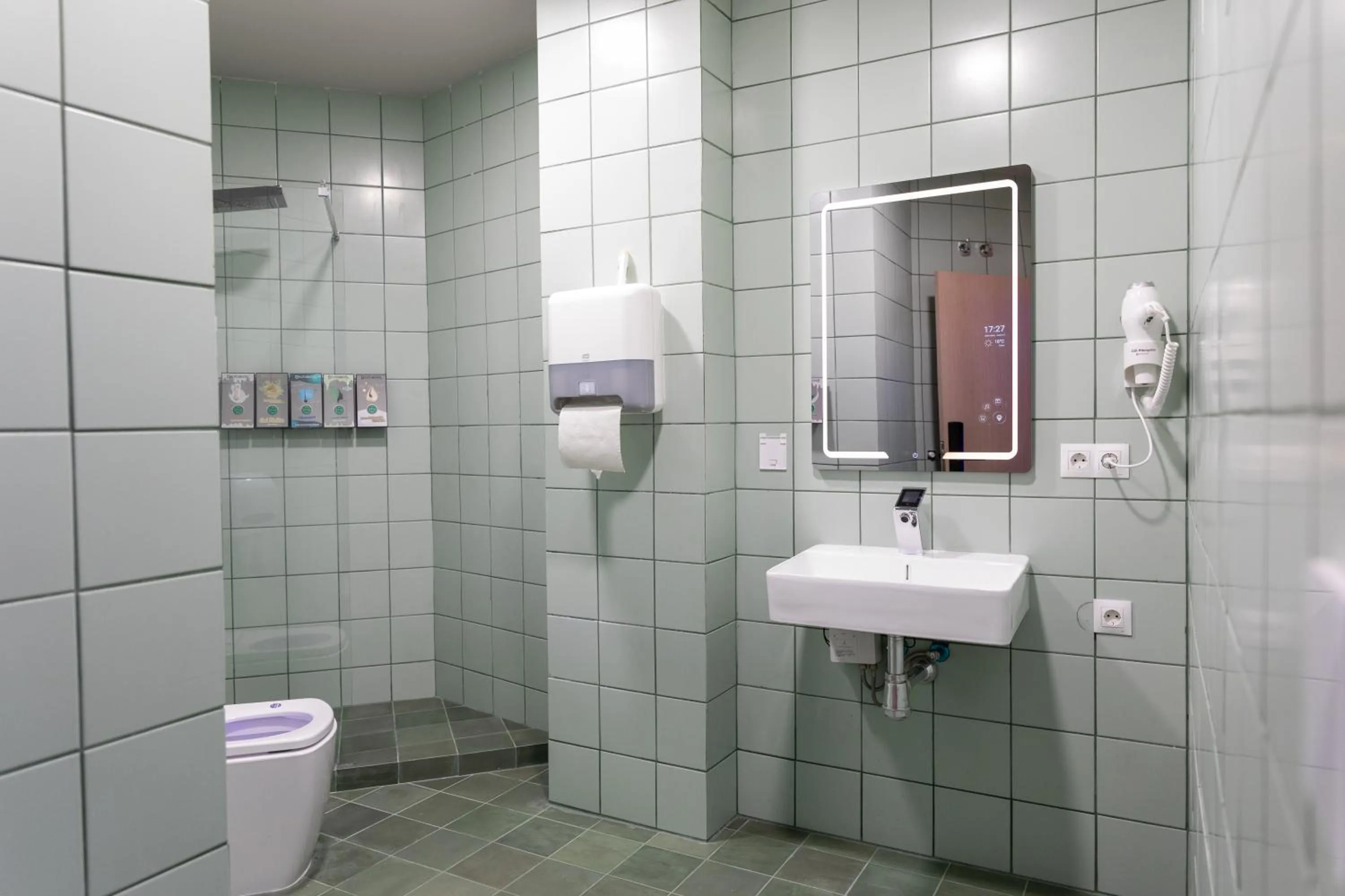 Shower in Futurotel Malagueta Beach