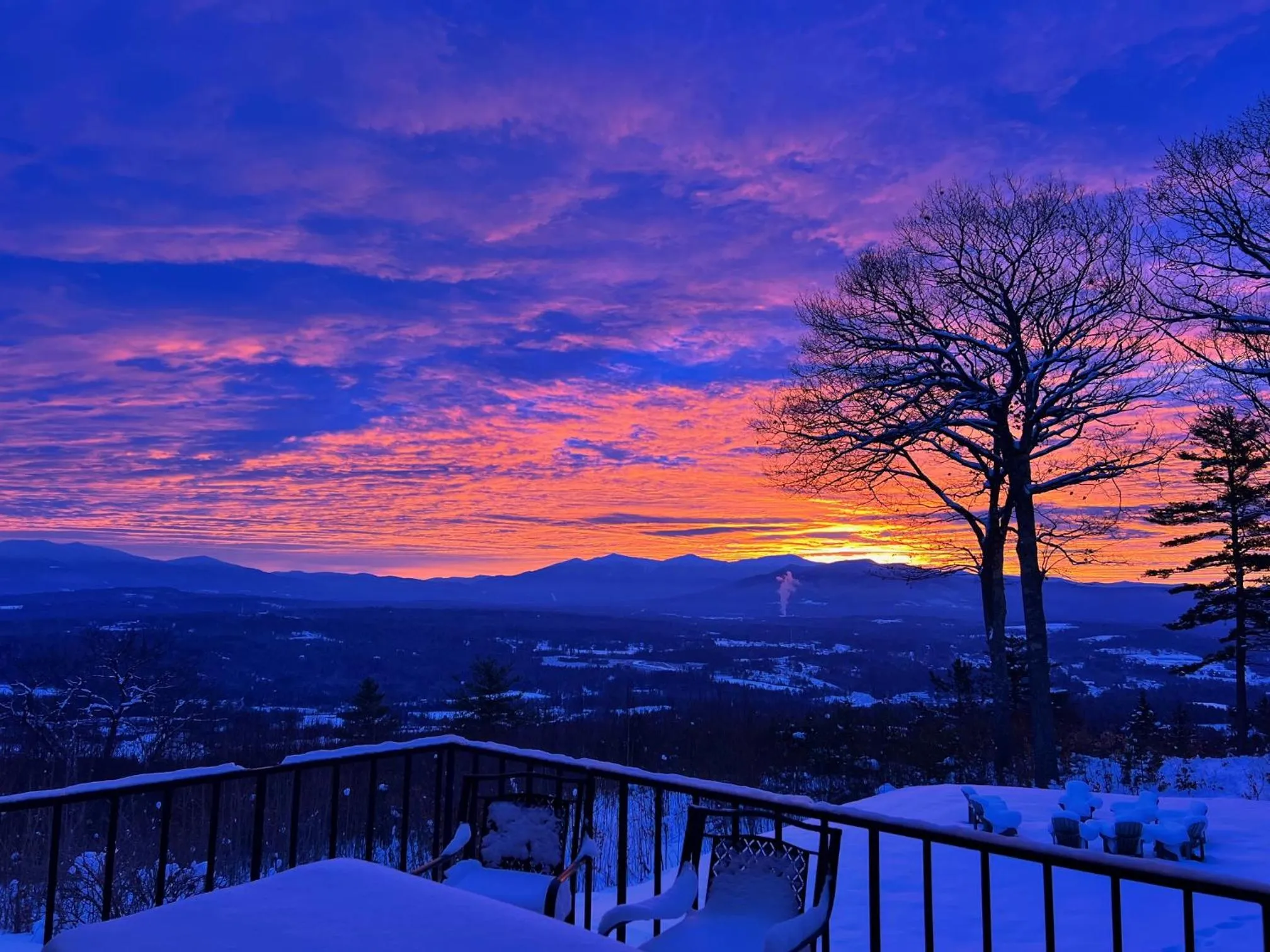 RL Breathtaking views and grand unique style private mountain retreat 4WD recommended