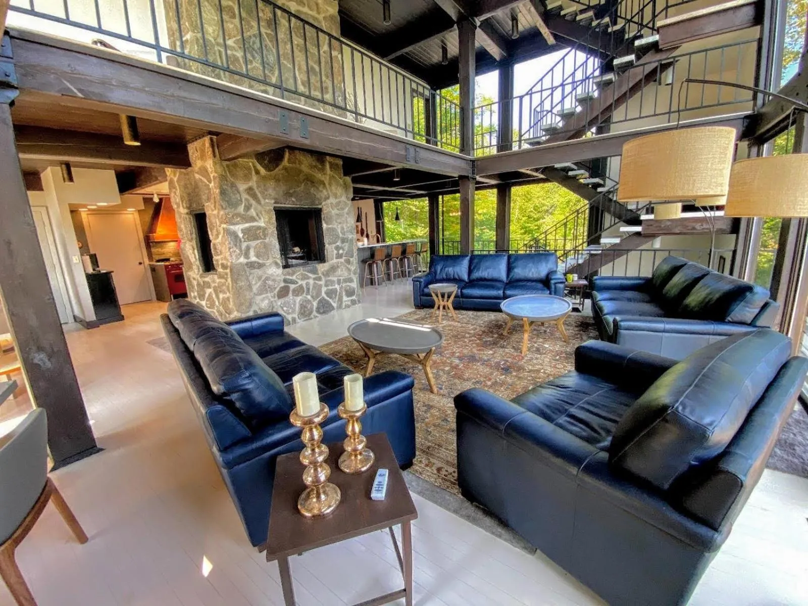 Other in RL Breathtaking views and grand unique style private mountain retreat 4WD recommended