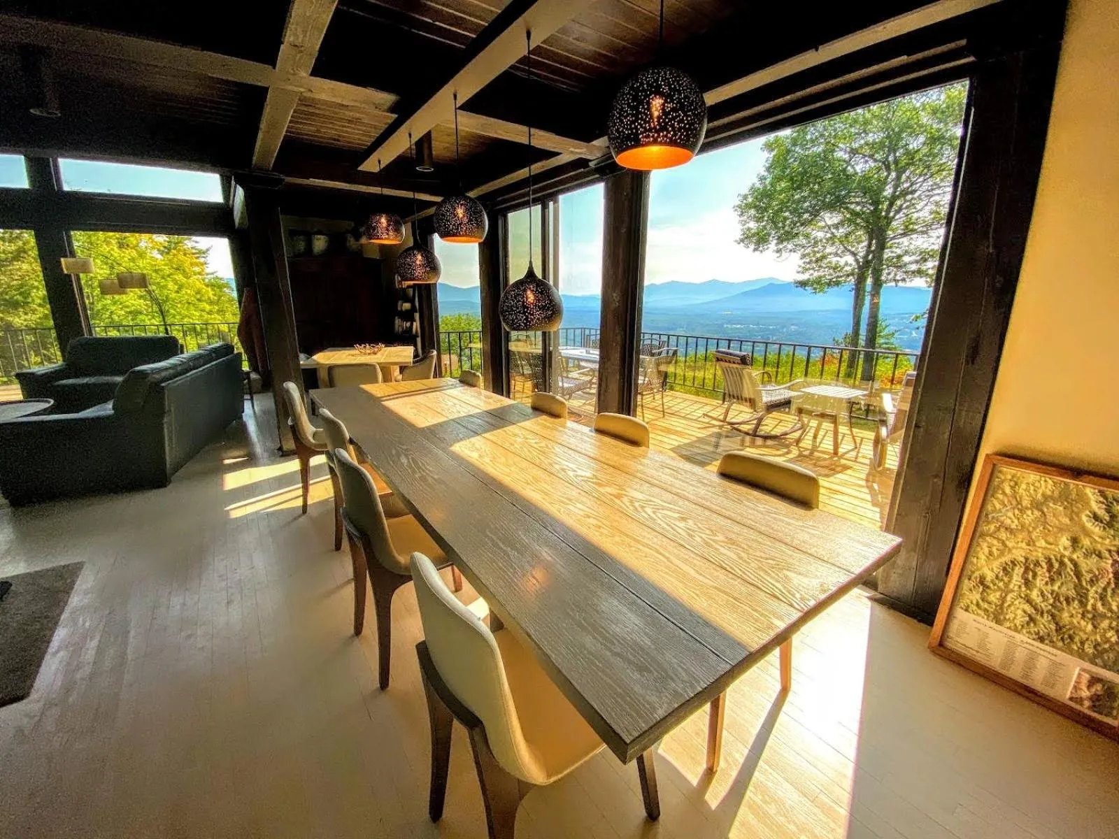 RL Breathtaking views and grand unique style private mountain retreat 4WD recommended