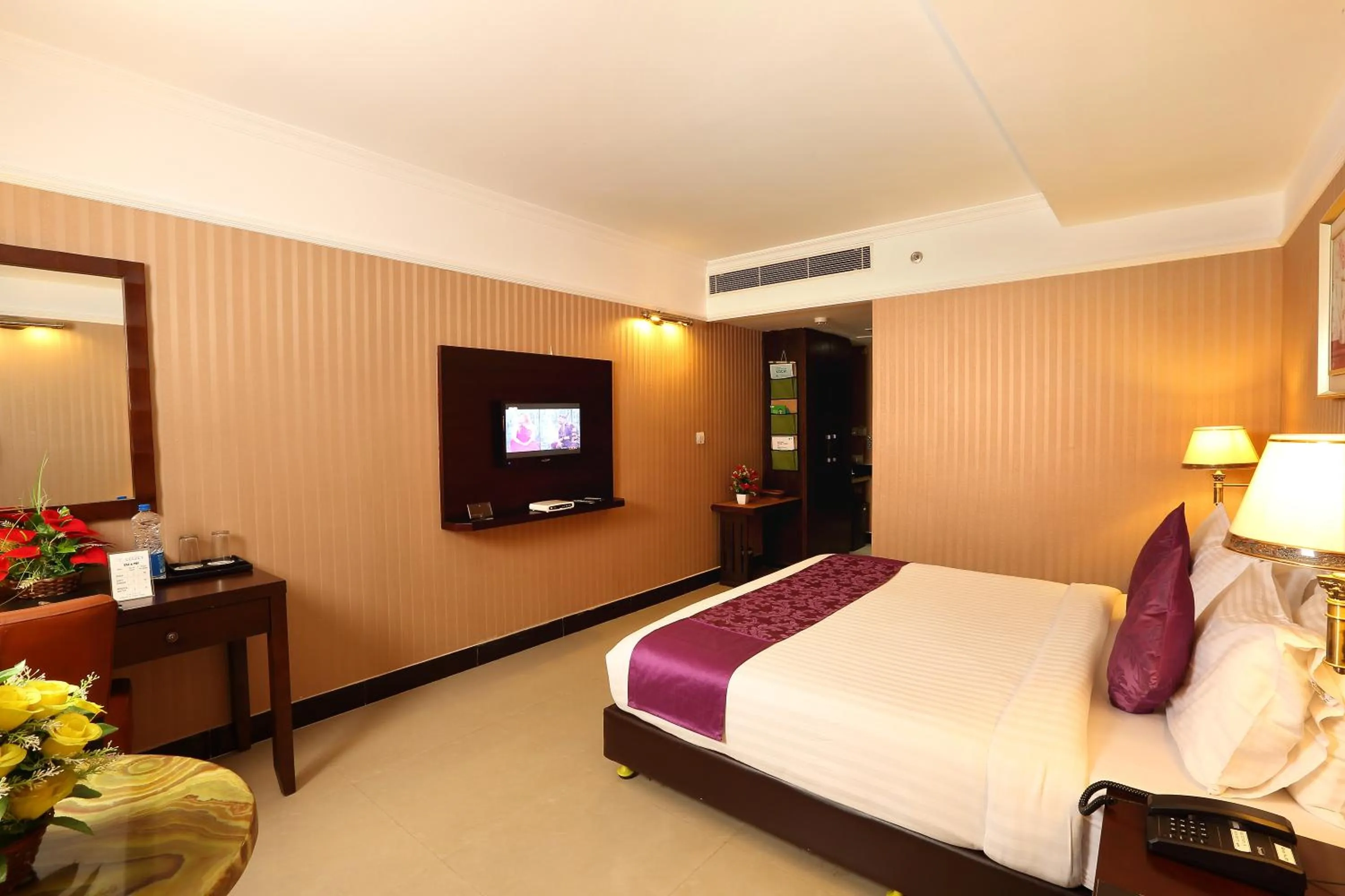 Bedroom, Bed in Cochin Legacy