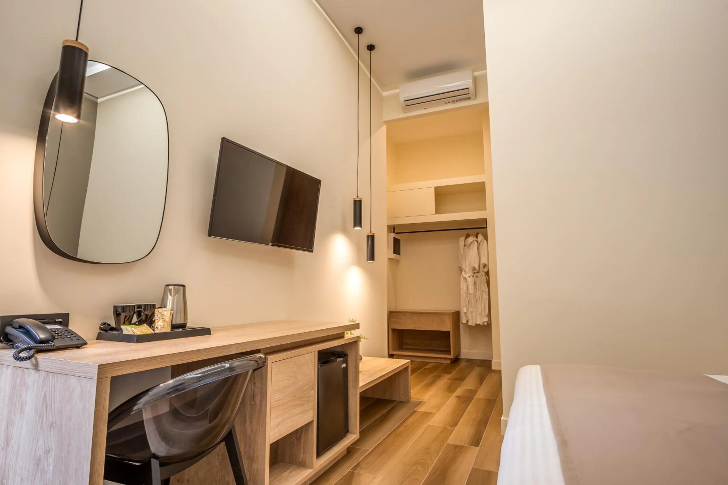 TV and multimedia, Bed in Philia Boutique Hotel