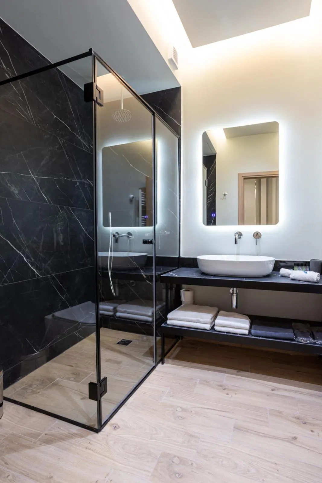 Shower in Philia Boutique Hotel