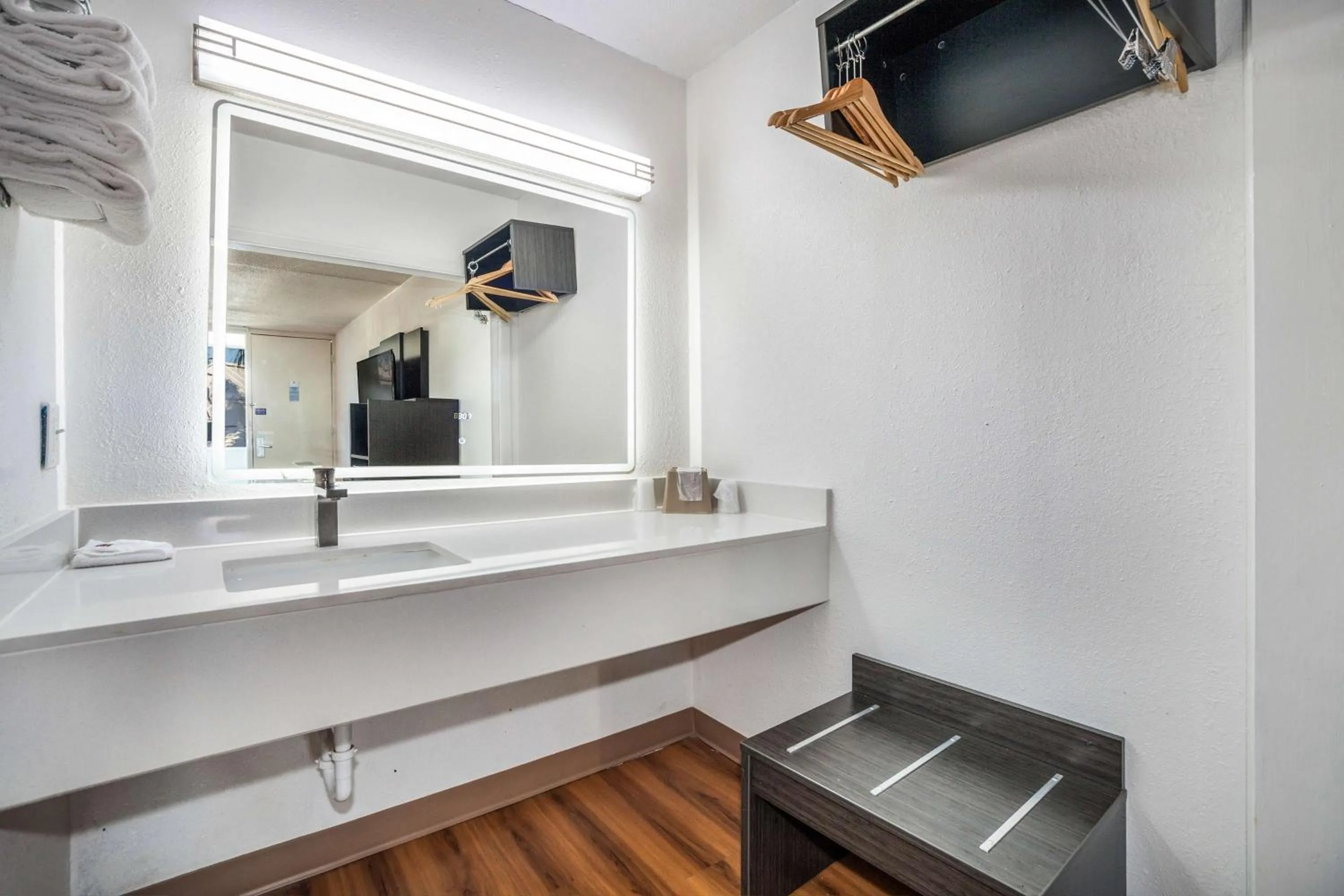 Bathroom in Studio 6 Florence, SC