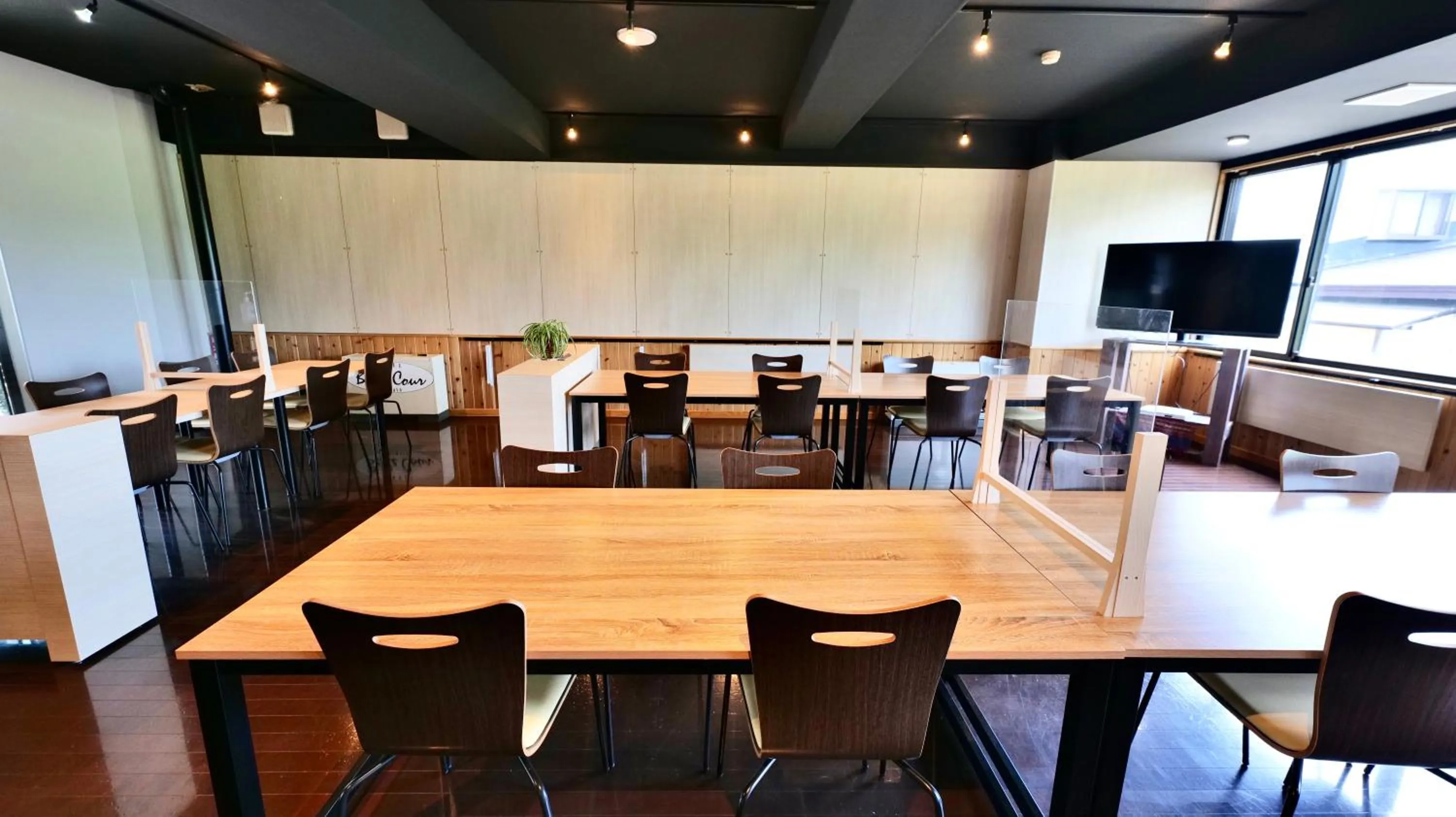 Restaurant/places to eat in Hotel Belle-Cour Inomata