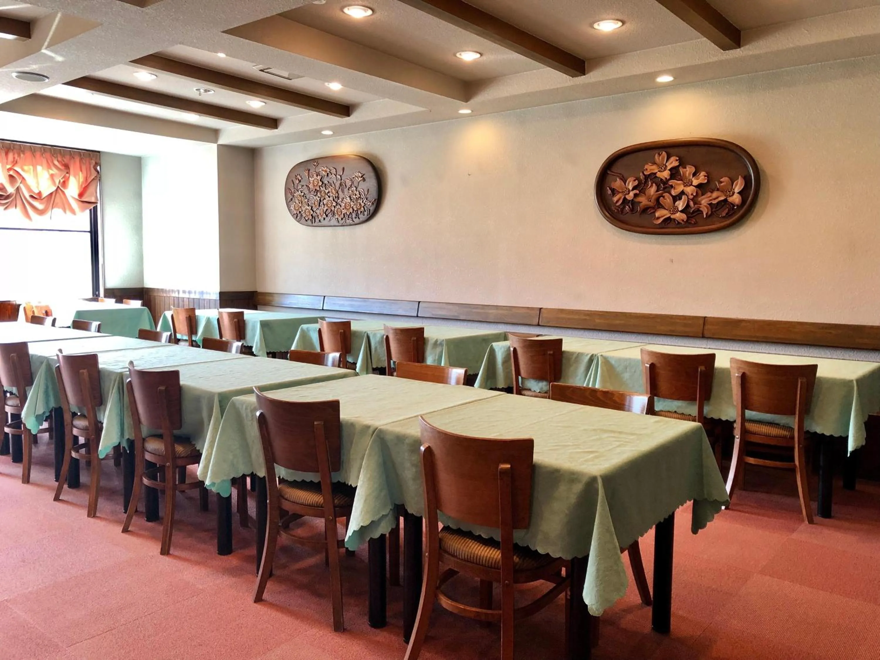 Dining area in Hotel Belle-Cour Inomata