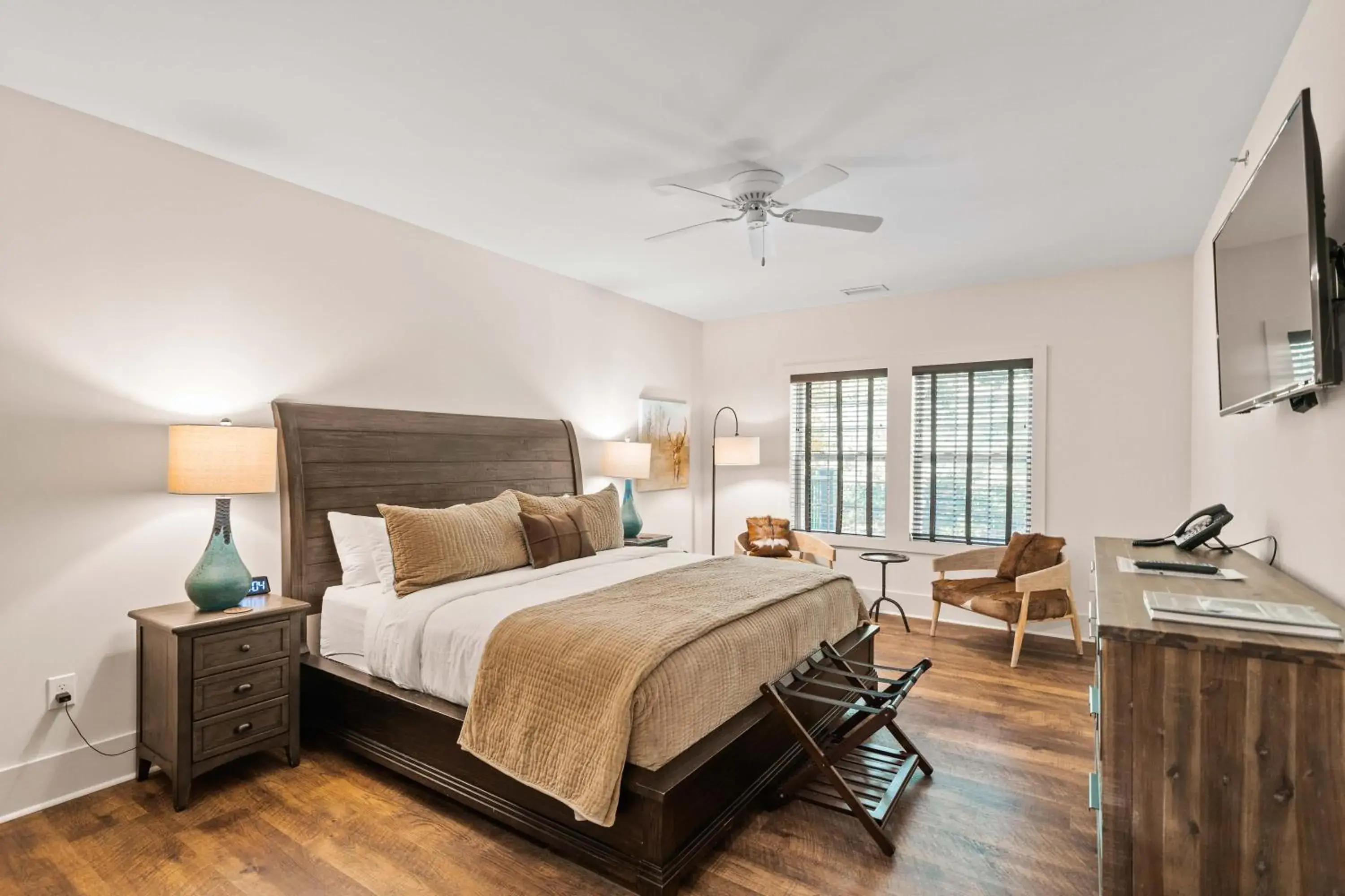 Deluxe King Room in The Blowing Rock Manor Deluxe King Room in The Blowing Rock Manor