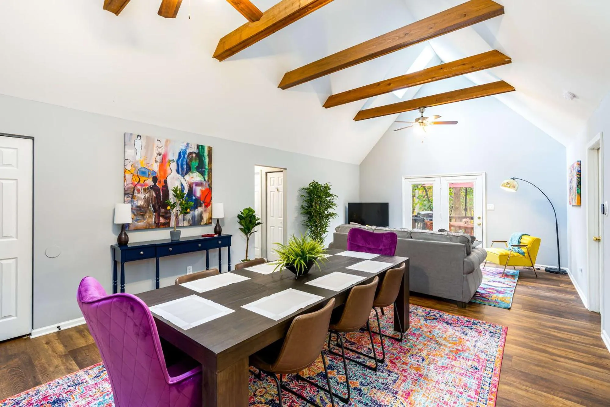 Living room in Hot Tub, Deck&Grill, Game Room, WiFi at Cute Cabin