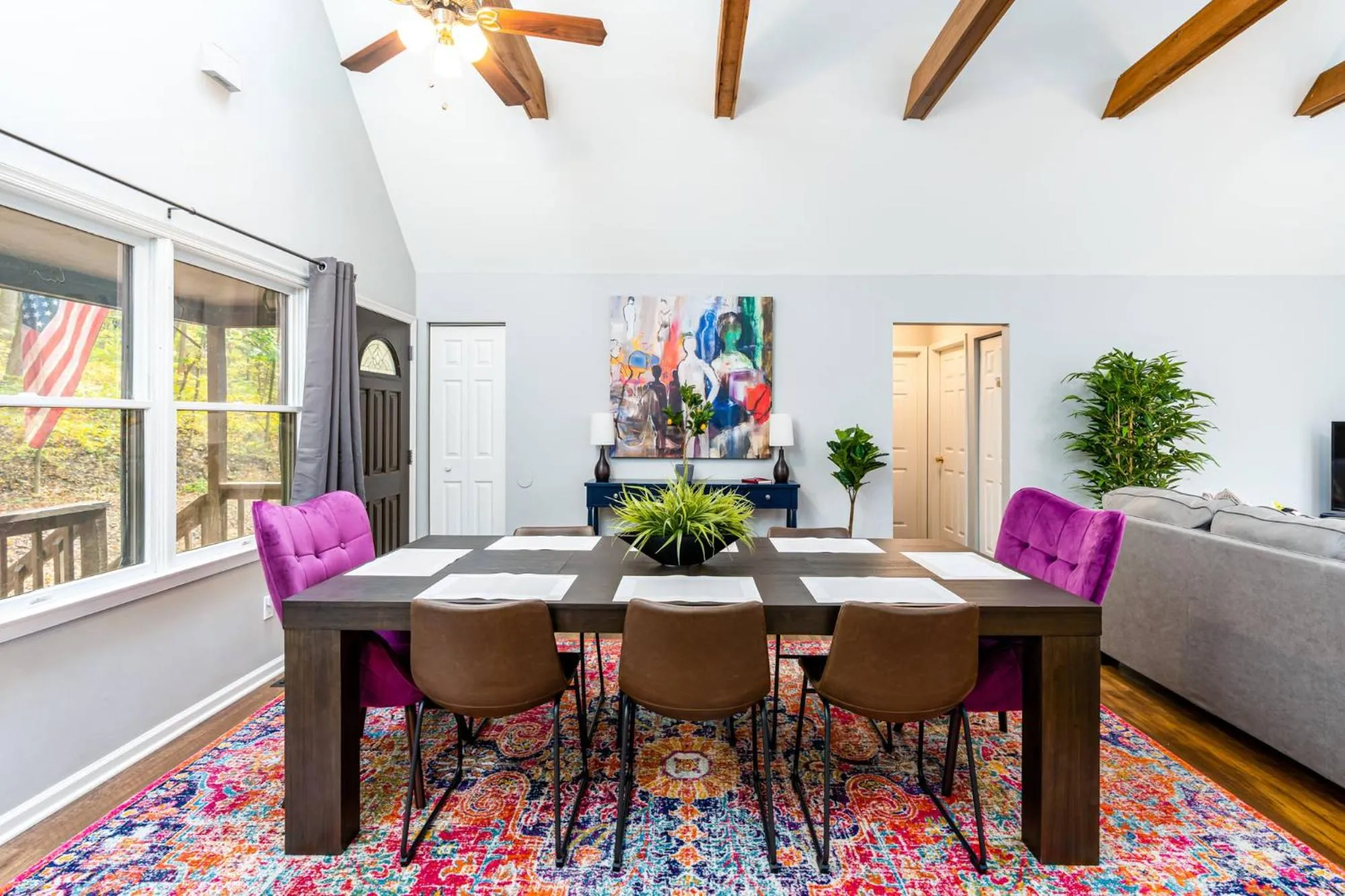 Living room in Hot Tub, Deck&Grill, Game Room, WiFi at Cute Cabin