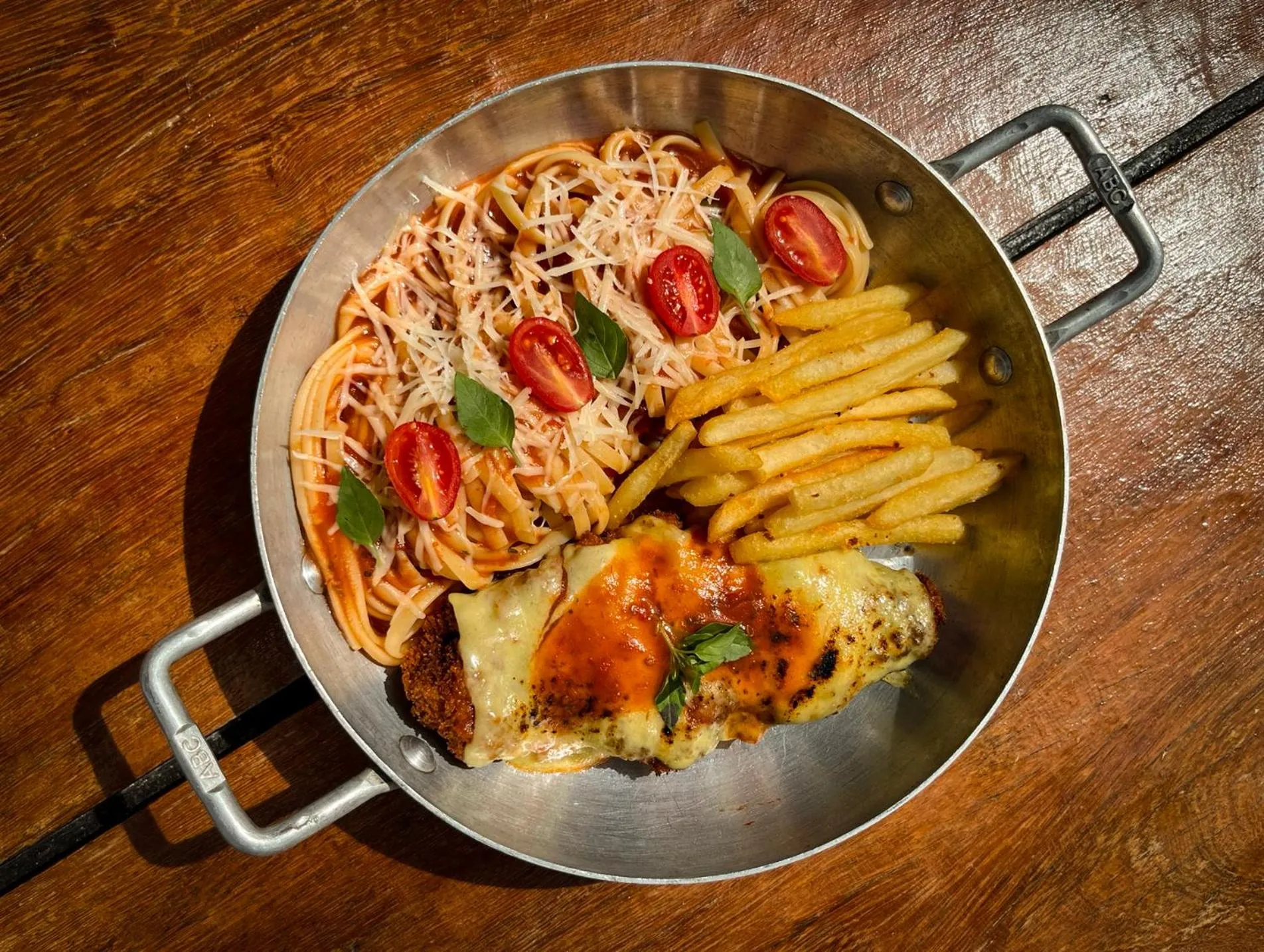 Restaurant/places to eat in Pousada Unaí