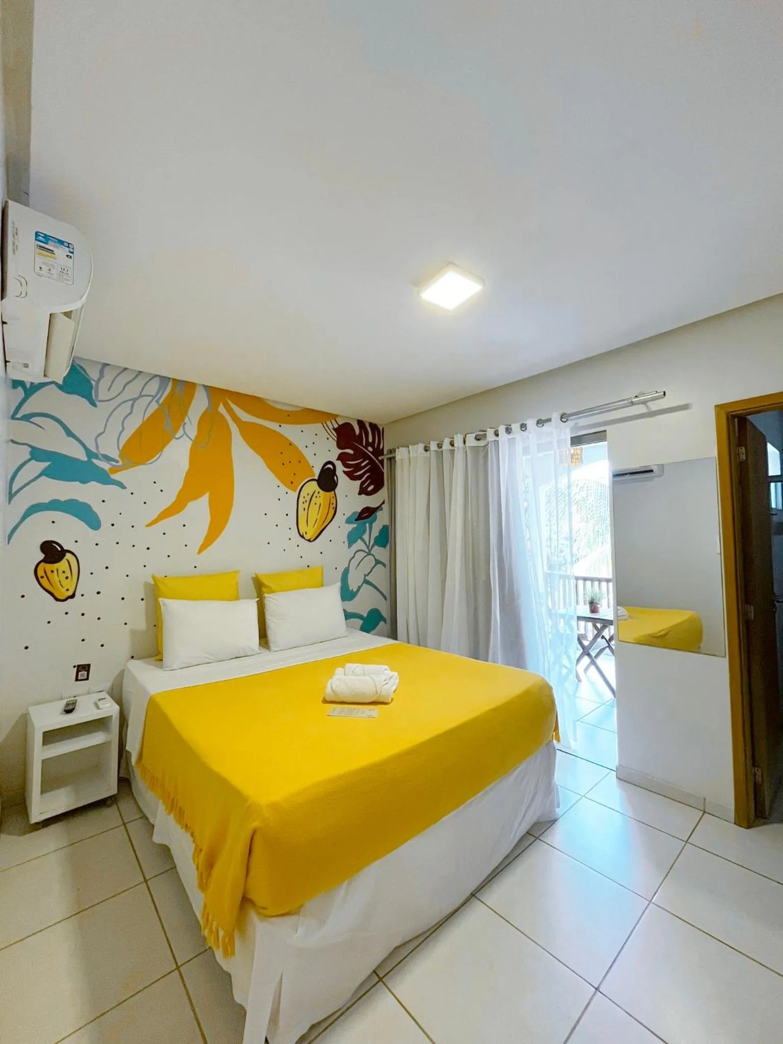 Double Room with Pool View in Pousada Unaí