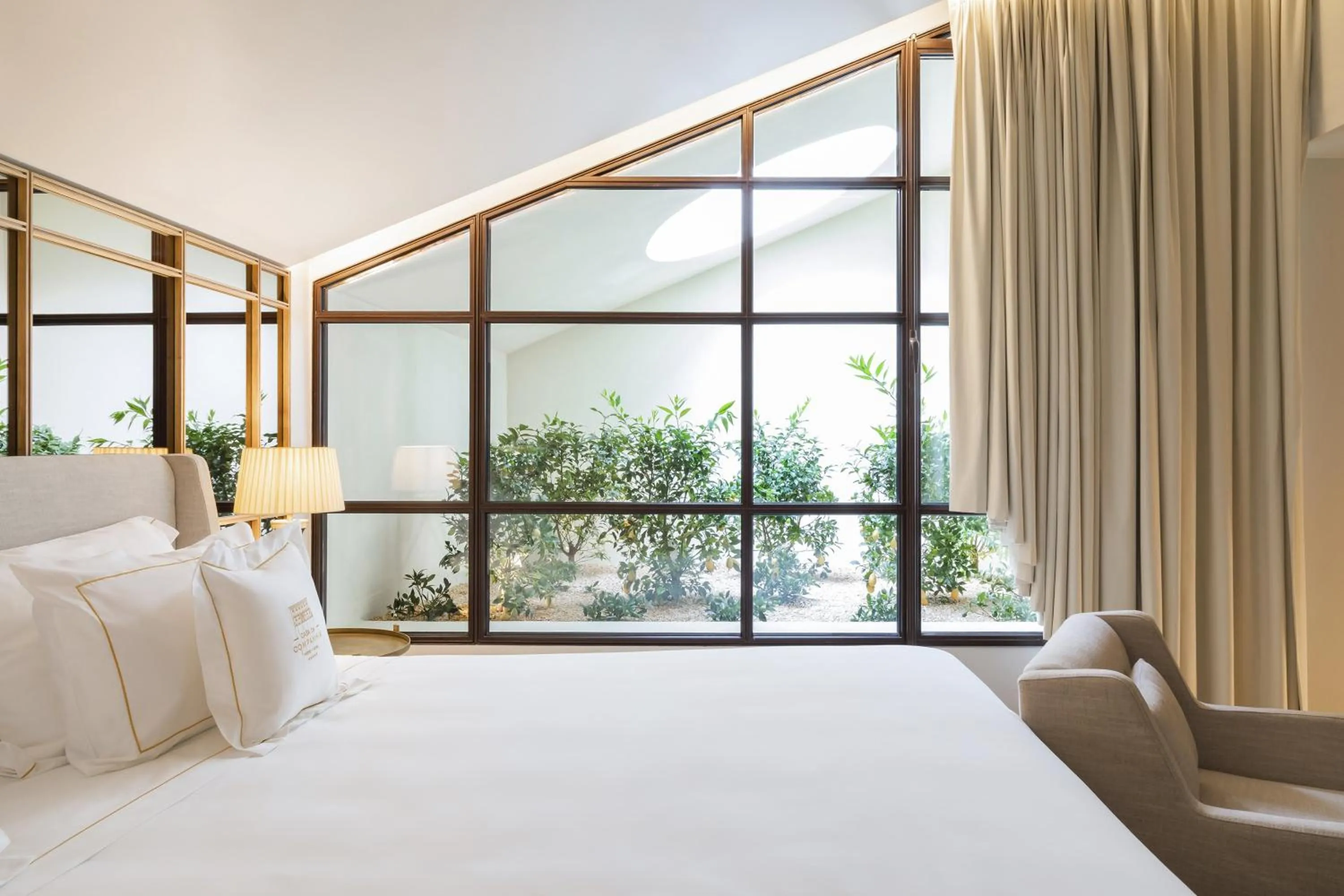 Photo of the whole room, Bed in Casa da Companhia Hotel & Spa, Vignette Collection by IHG