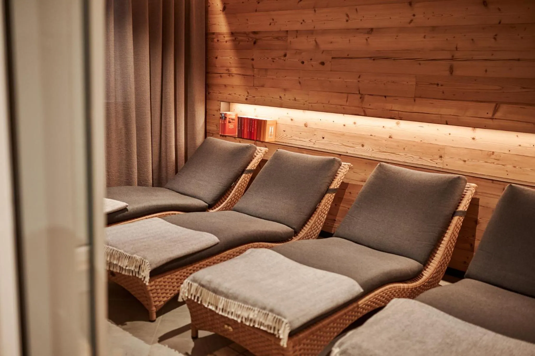 Hotel Auf der Gsteig GmbH