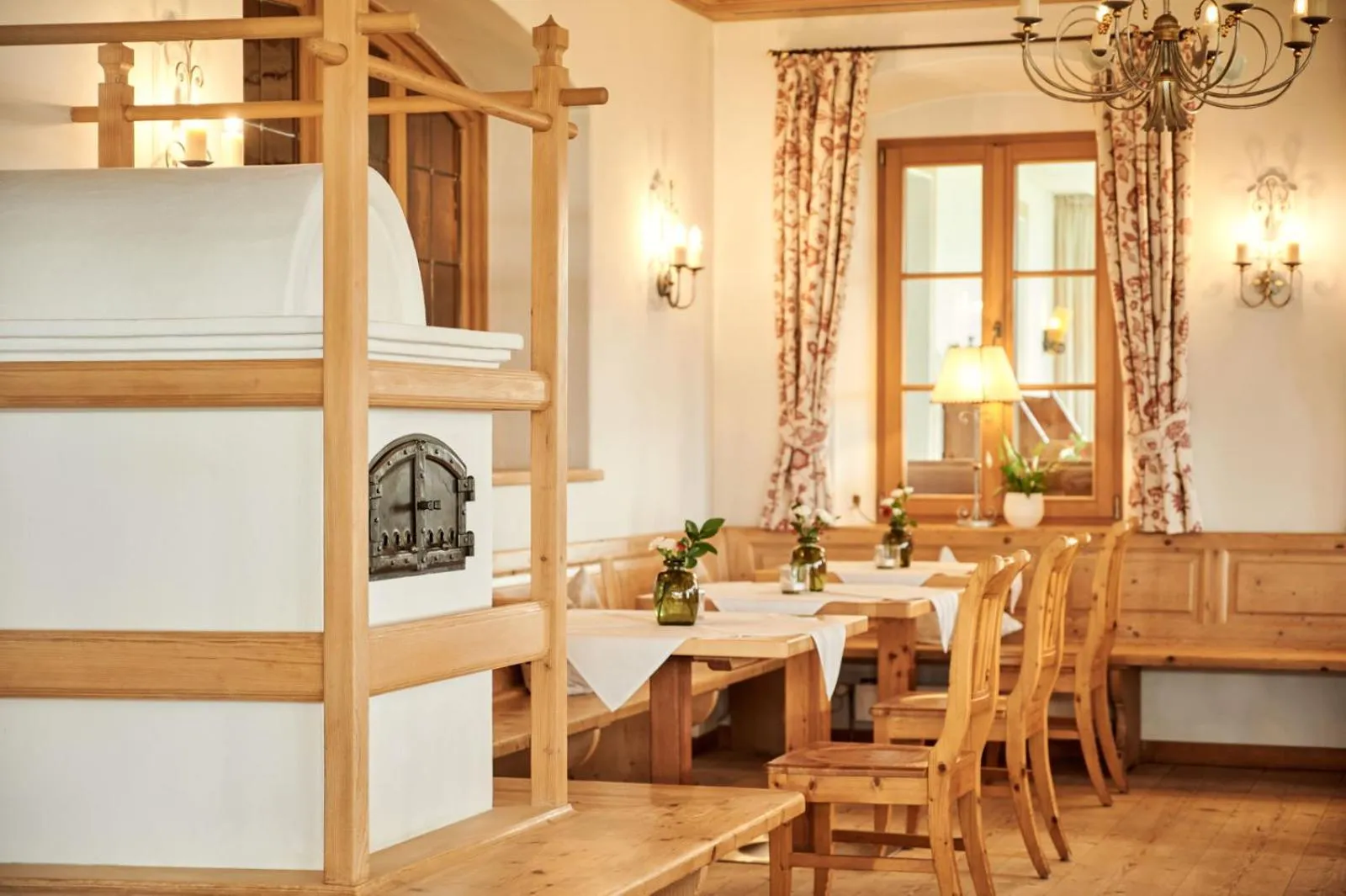 Hotel Auf der Gsteig GmbH