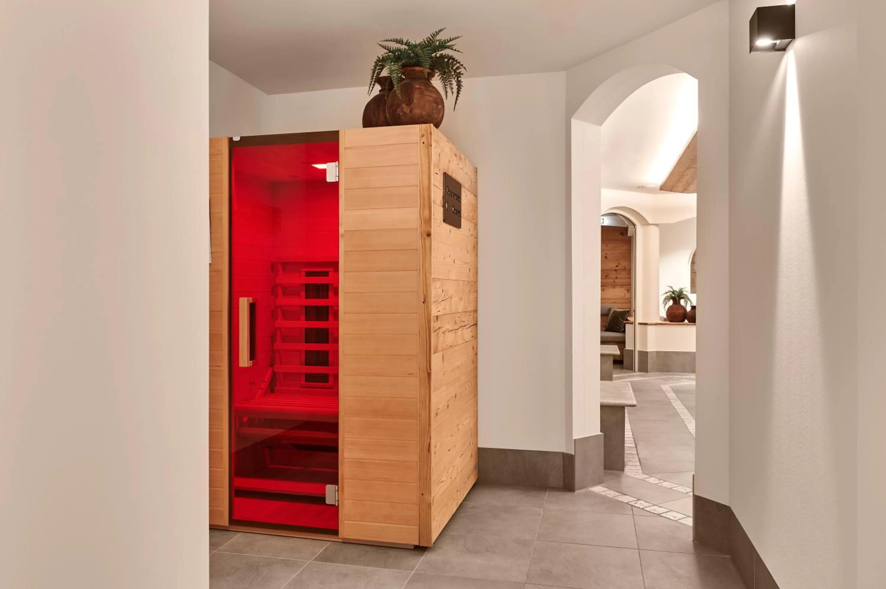 Hotel Auf der Gsteig GmbH