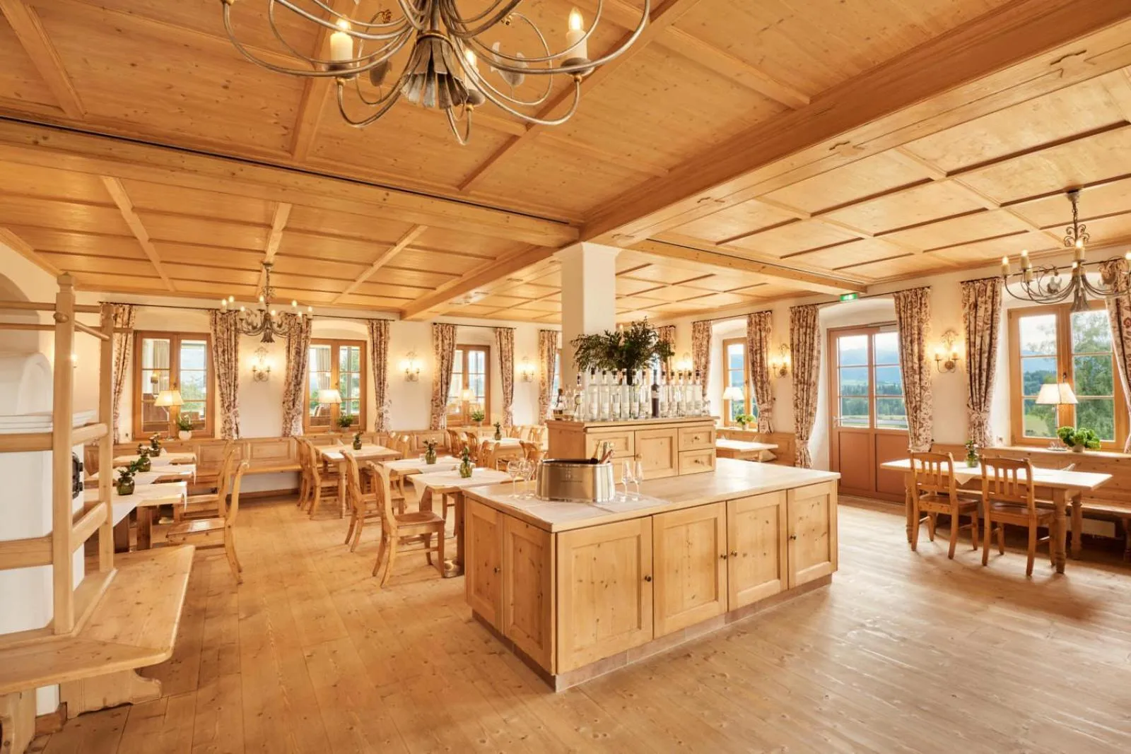 Hotel Auf der Gsteig GmbH