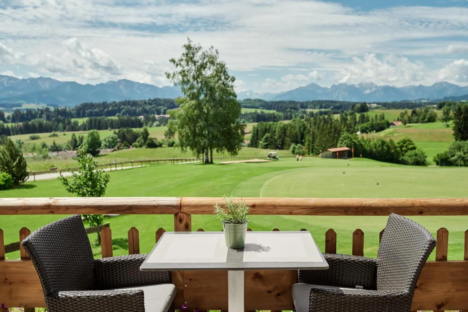 Hotel Auf der Gsteig GmbH