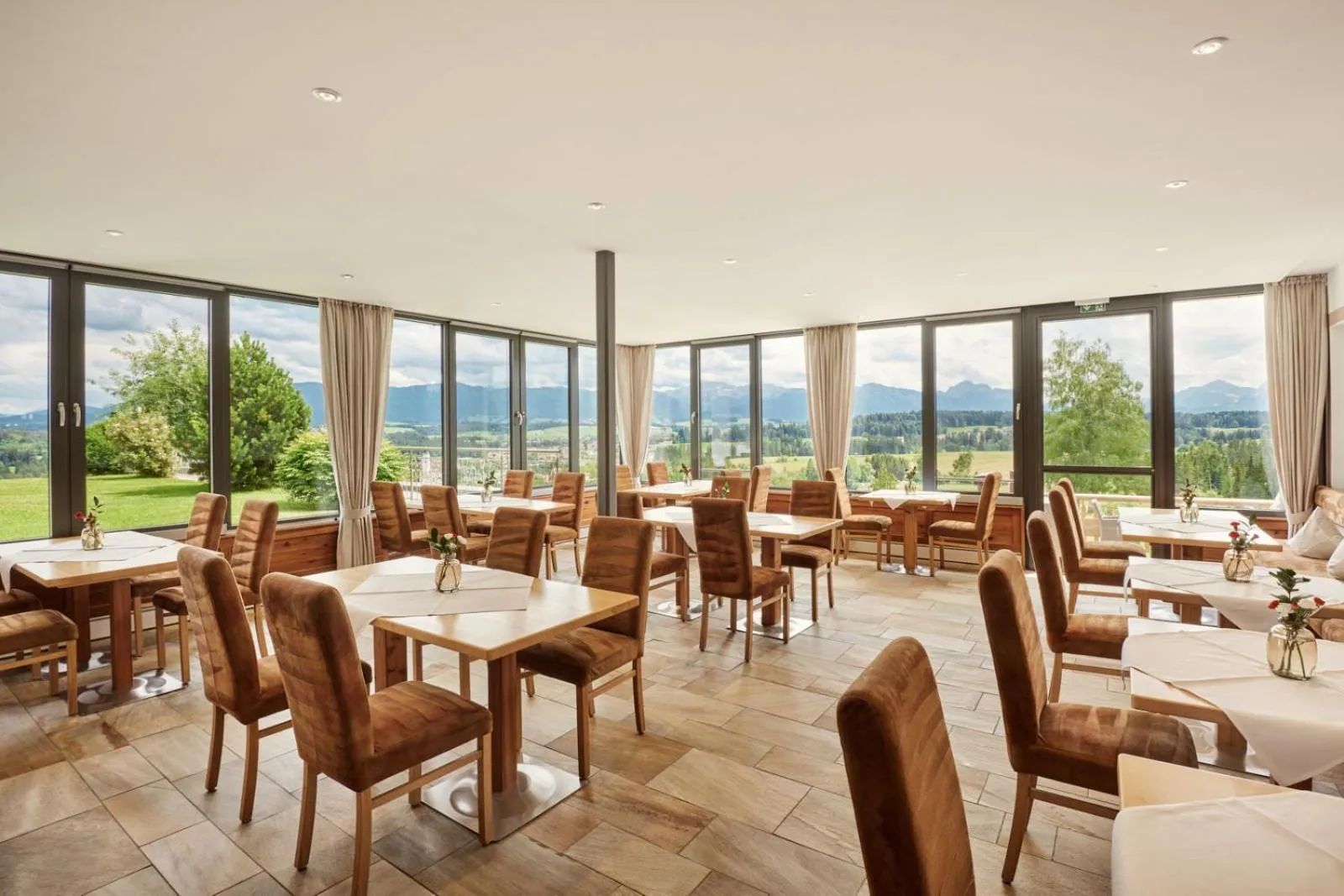 Hotel Auf der Gsteig GmbH