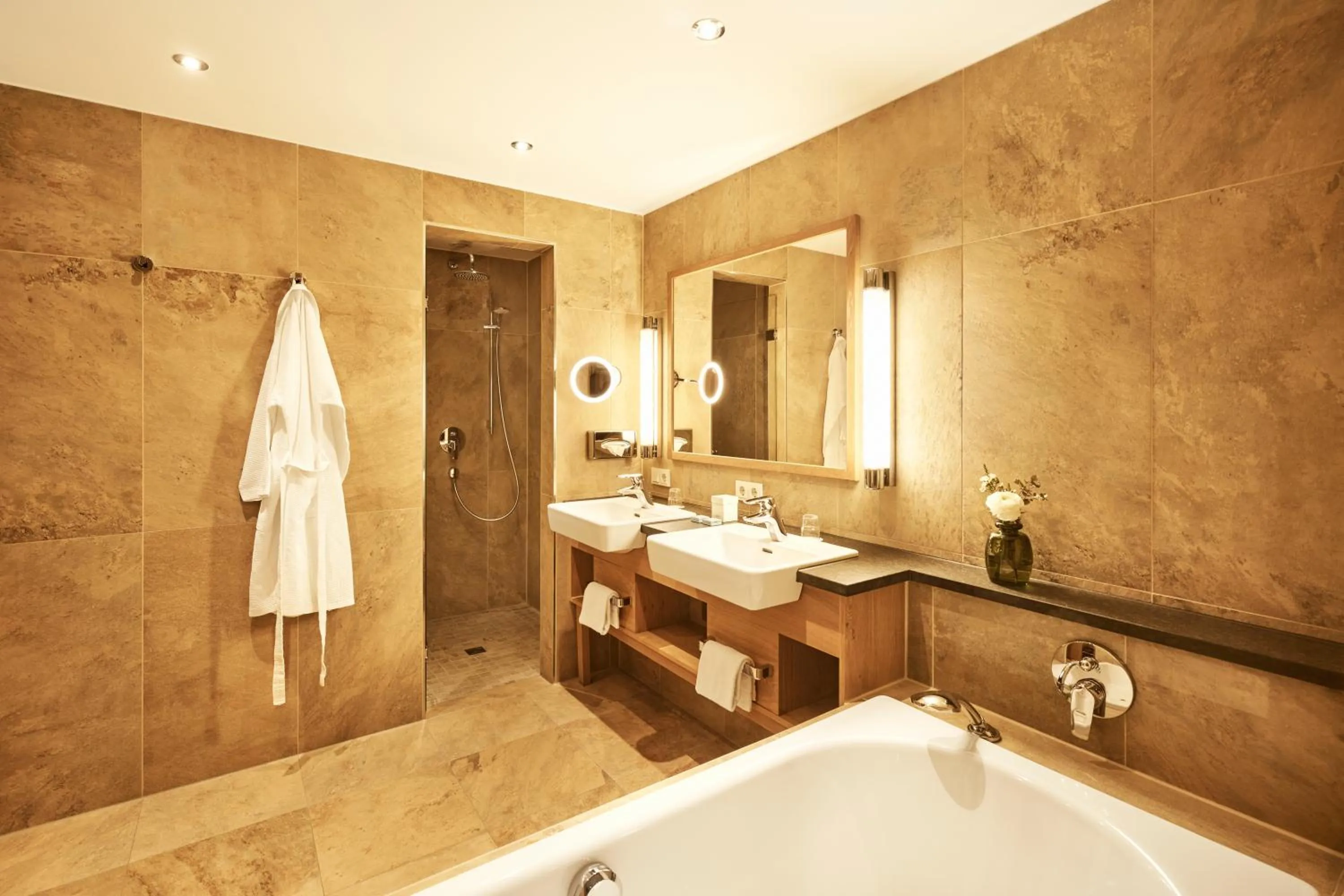 Hotel Auf der Gsteig GmbH