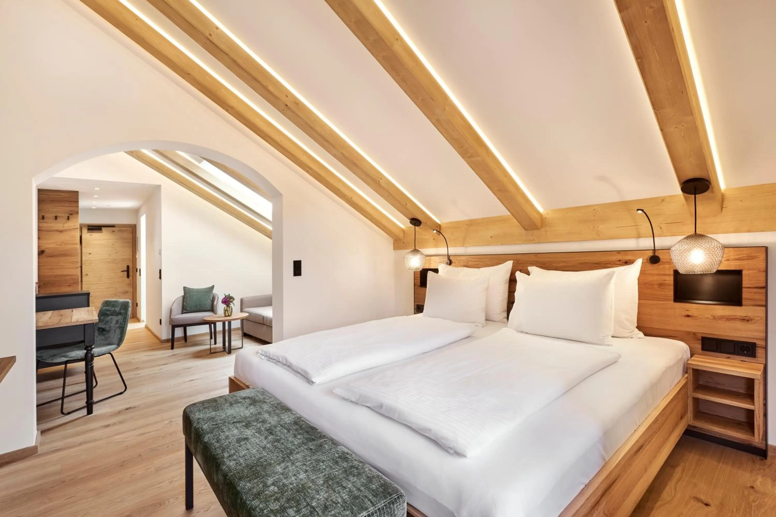 Bed in Hotel Auf der Gsteig GmbH