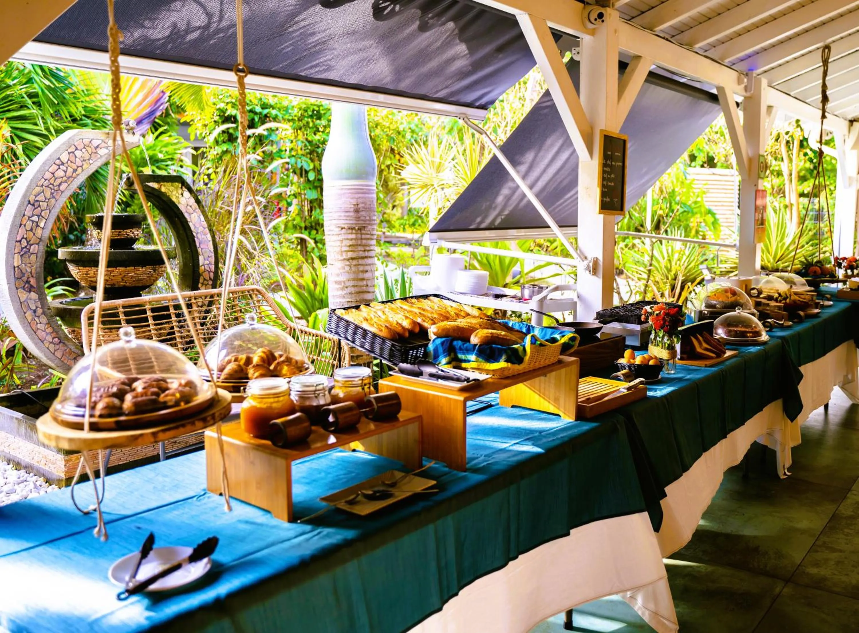 Food and drinks in Tropicana Suites