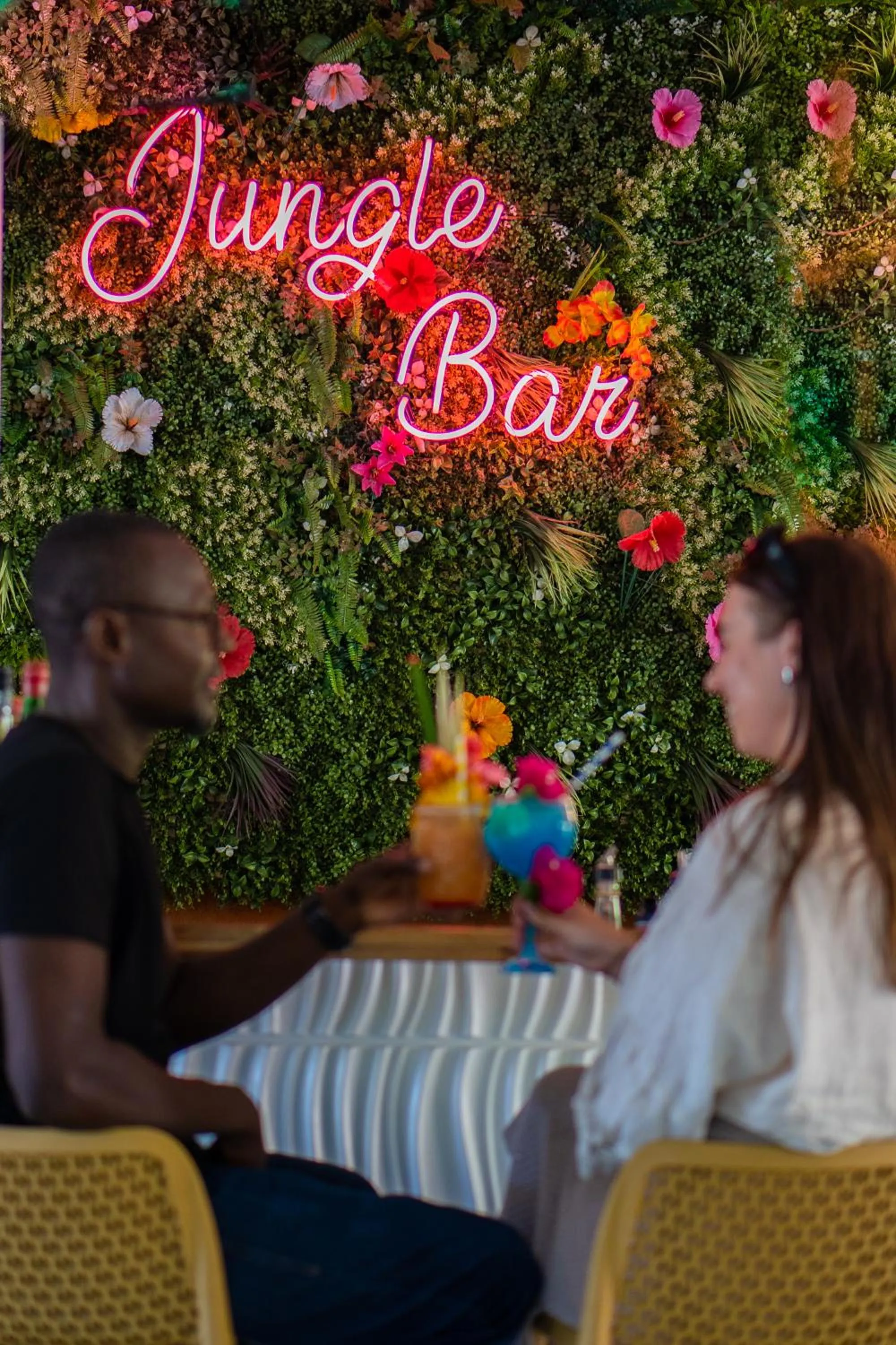 Restaurant/places to eat in Tropicana Suites