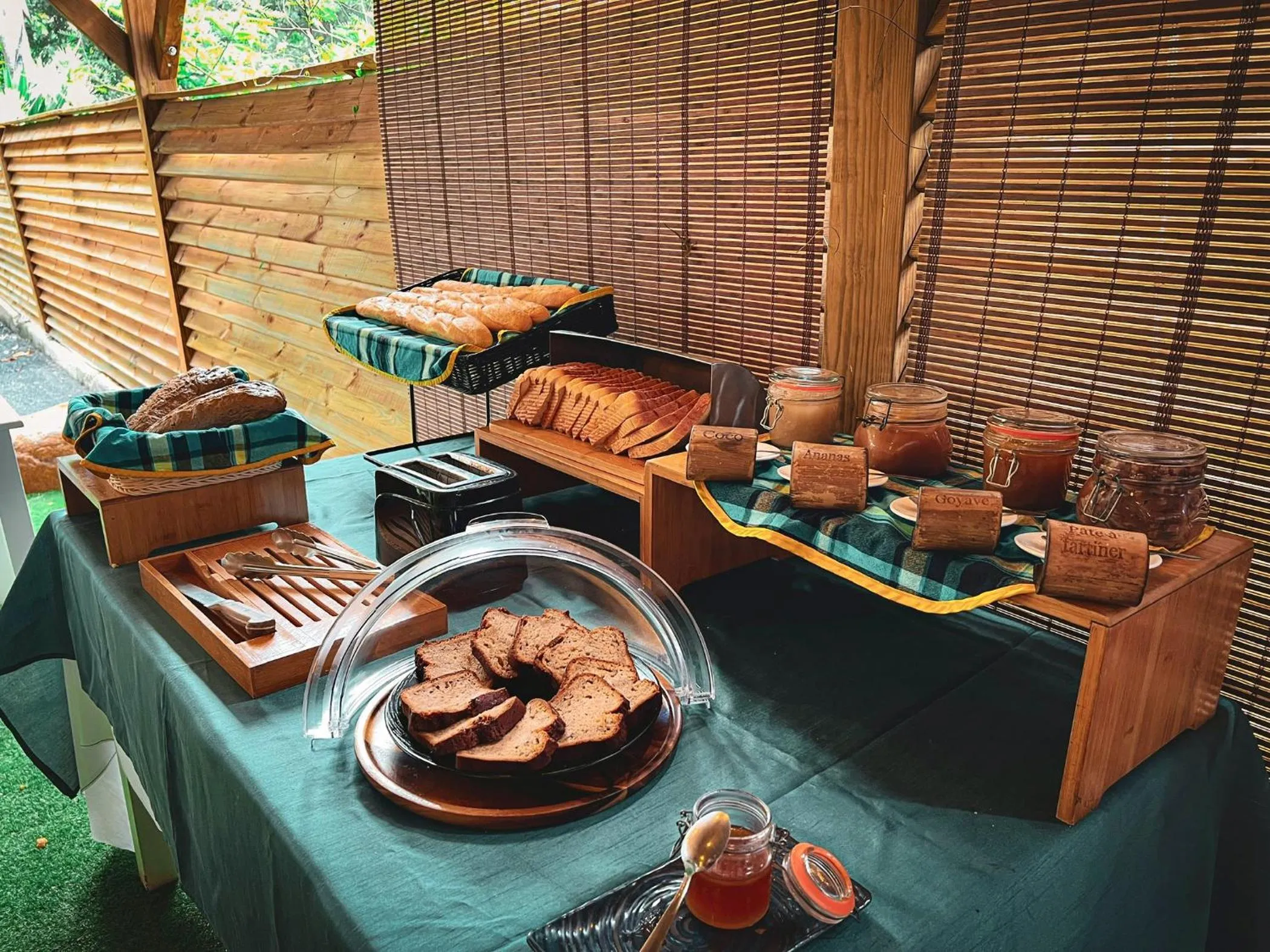 Food and drinks in Tropicana Suites