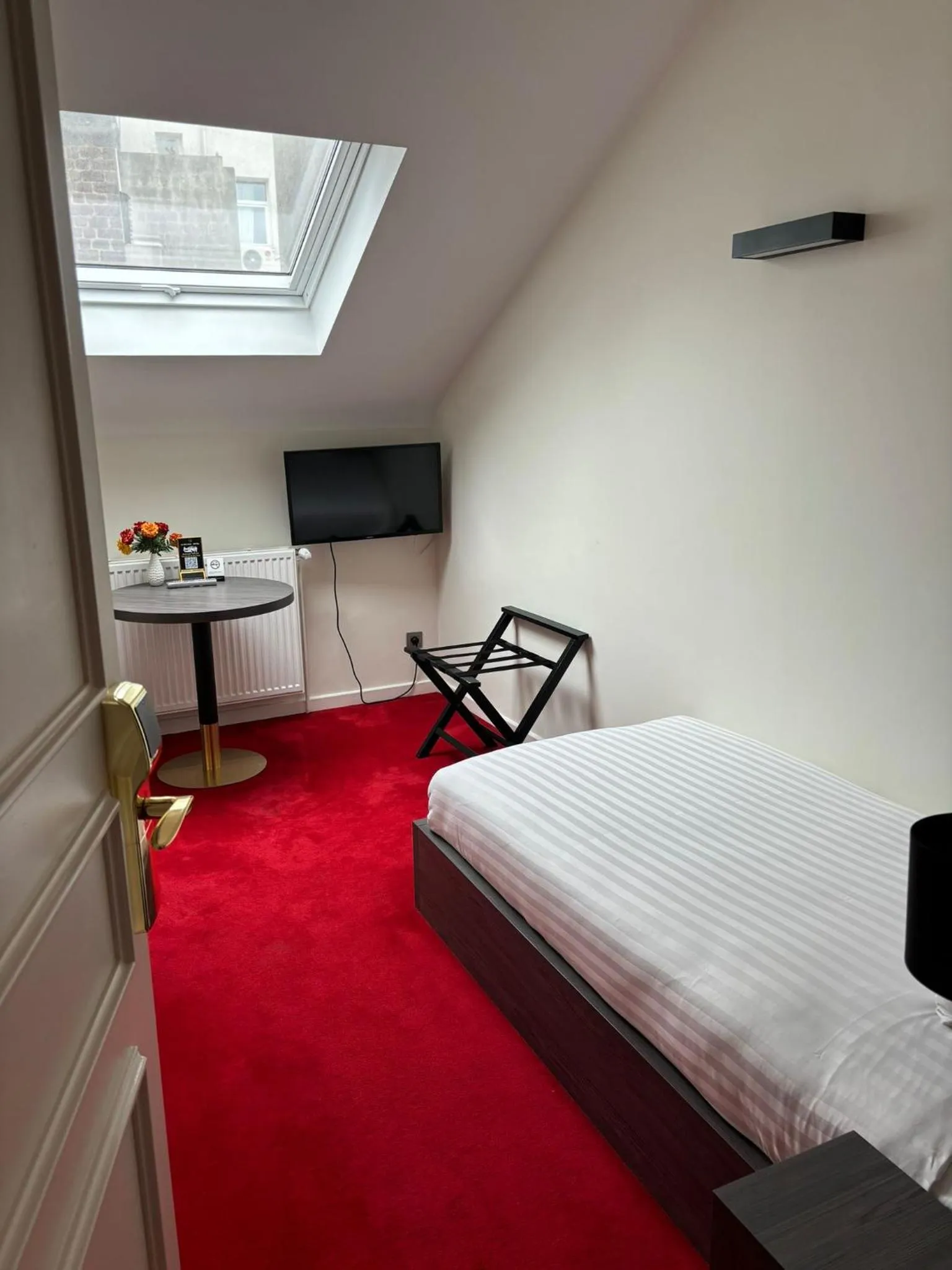 Bed in La Bourse Hotel