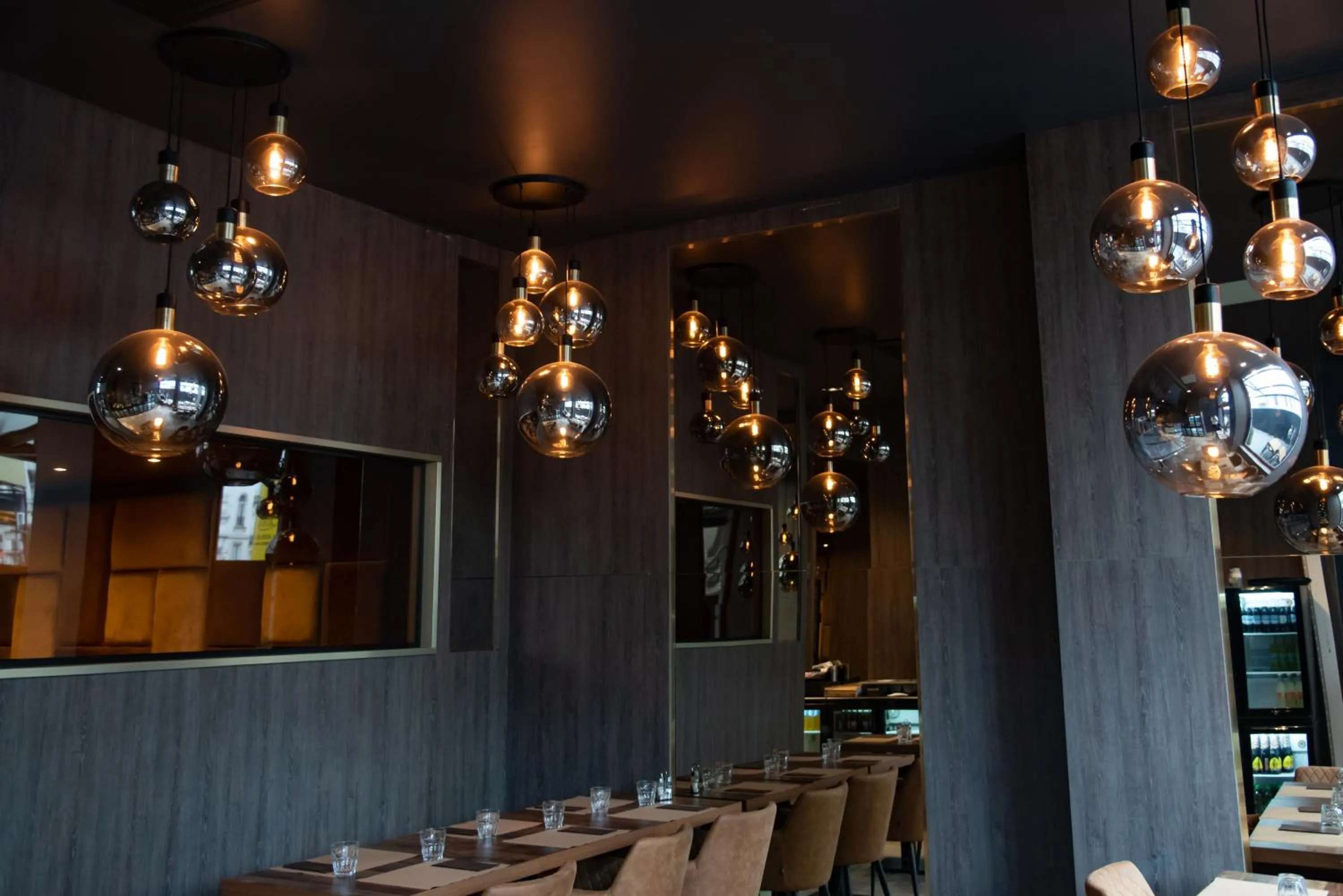 Restaurant/places to eat in La Bourse Hotel