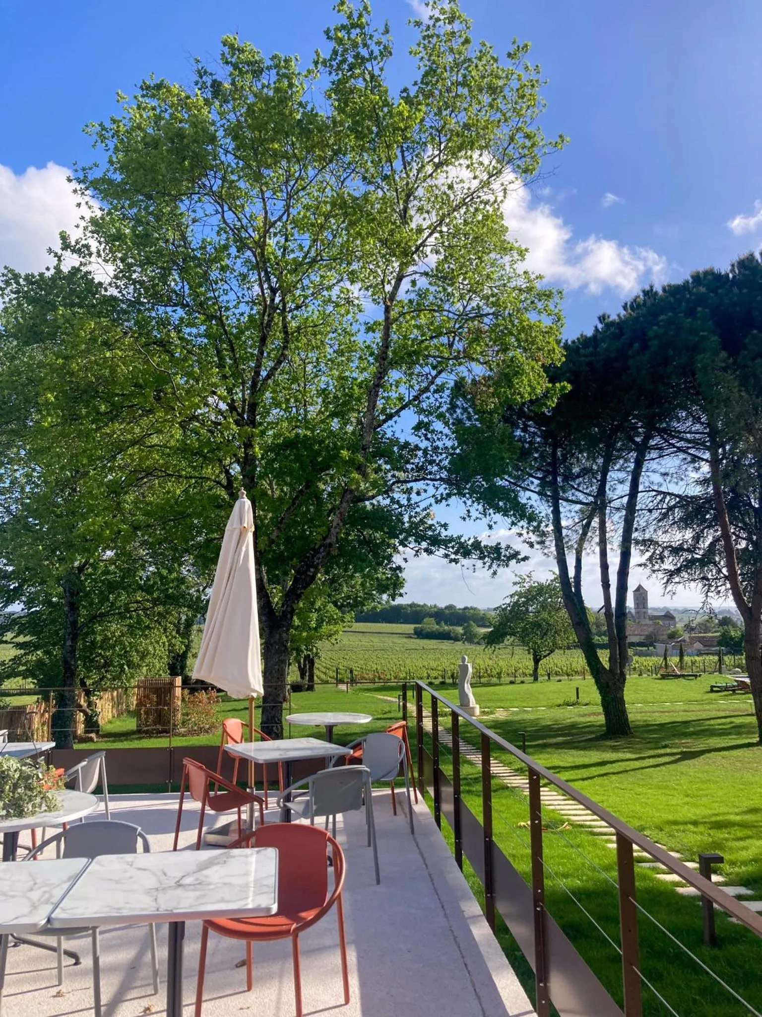 Property building in AUX DUCS DE SIENNE