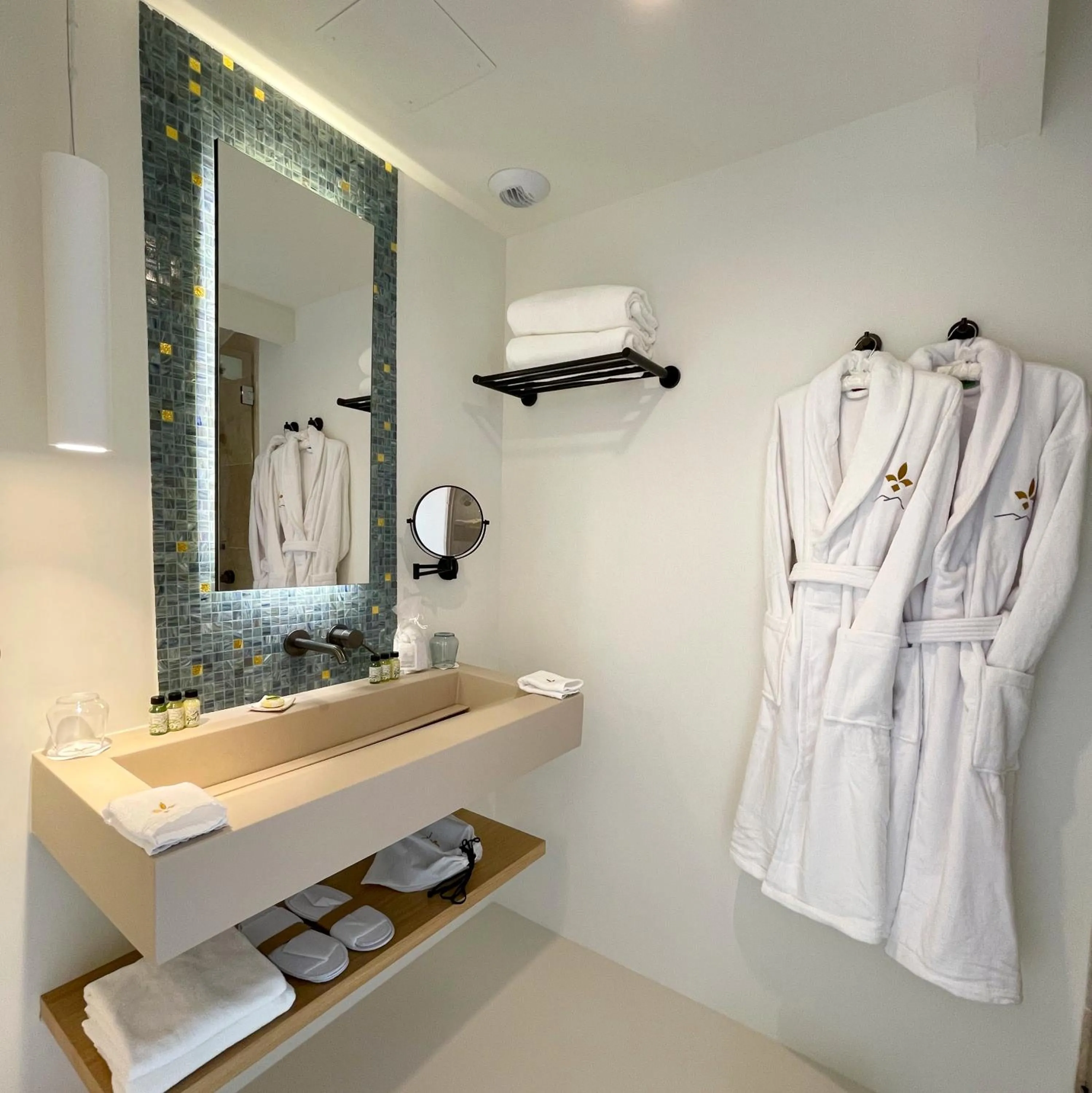 Bathroom in AUX DUCS DE SIENNE