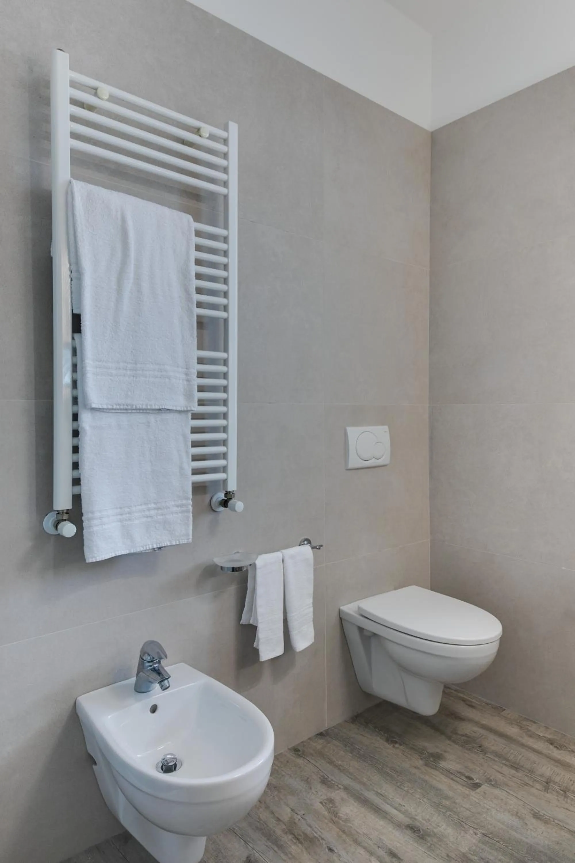 Toilet in Elegance Suite Apartments - Siroli Collection