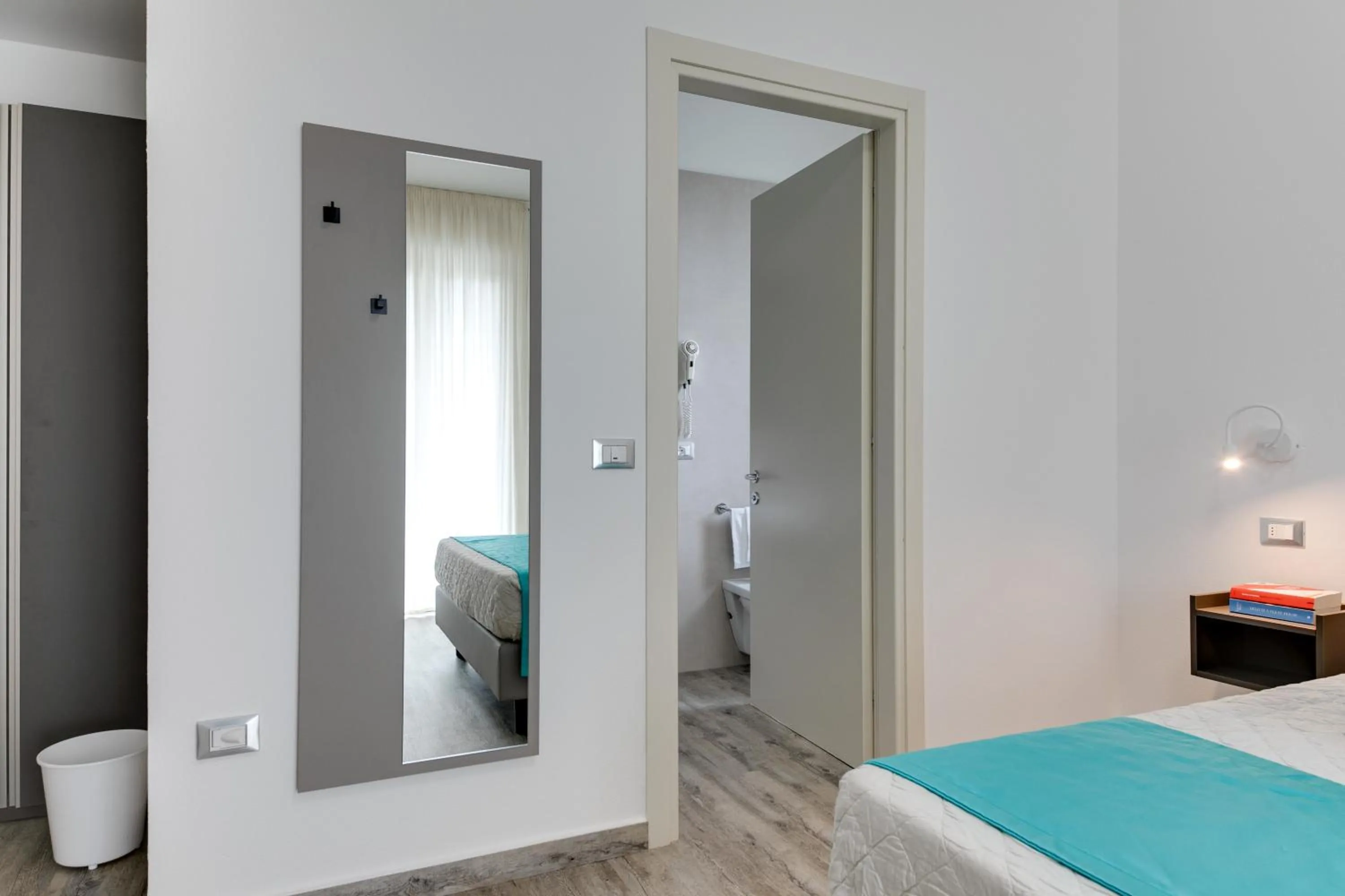 Photo of the whole room, Bed in Elegance Suite Apartments - Siroli Collection