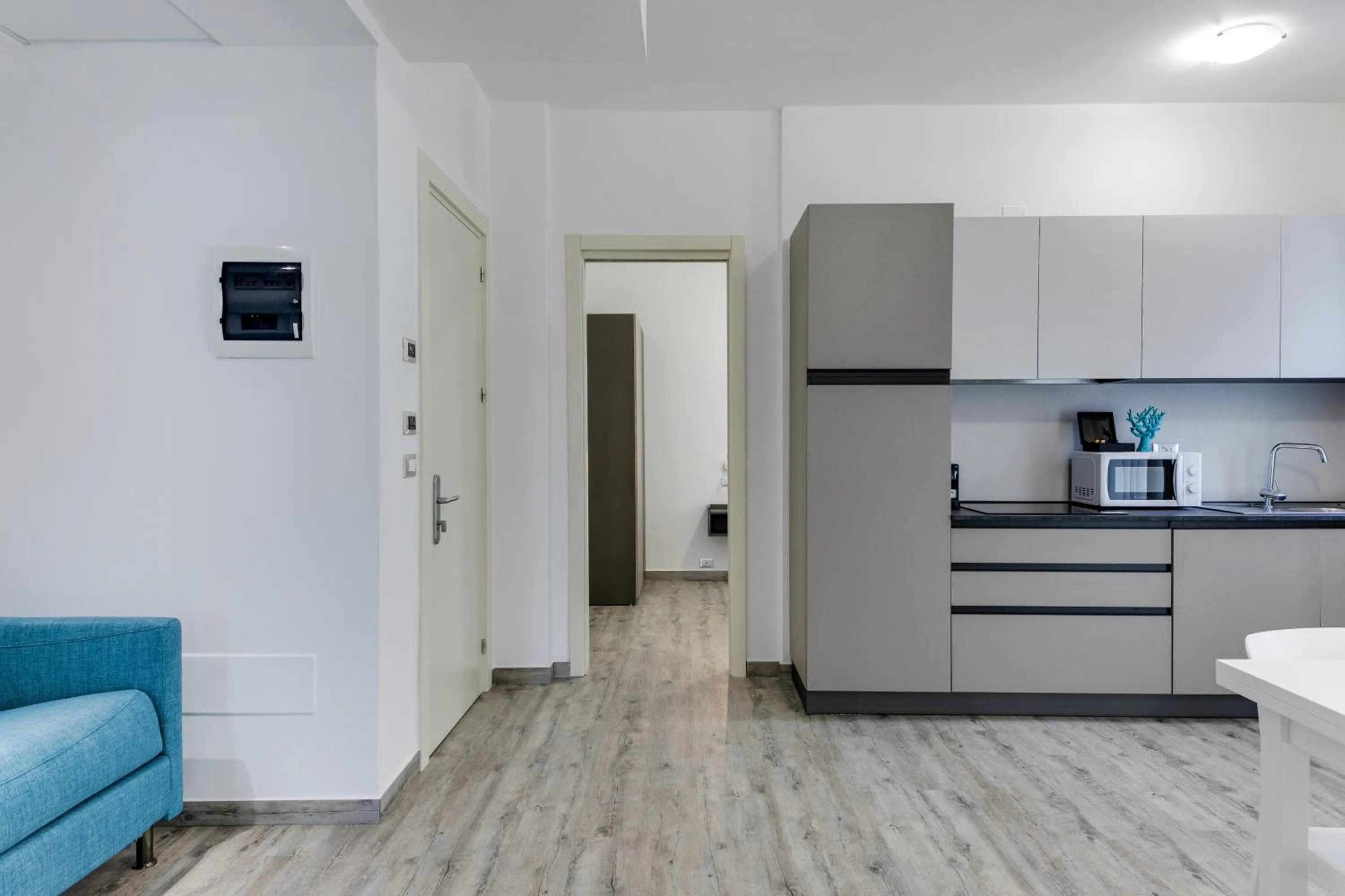 Kitchen or kitchenette in Elegance Suite Apartments - Siroli Collection