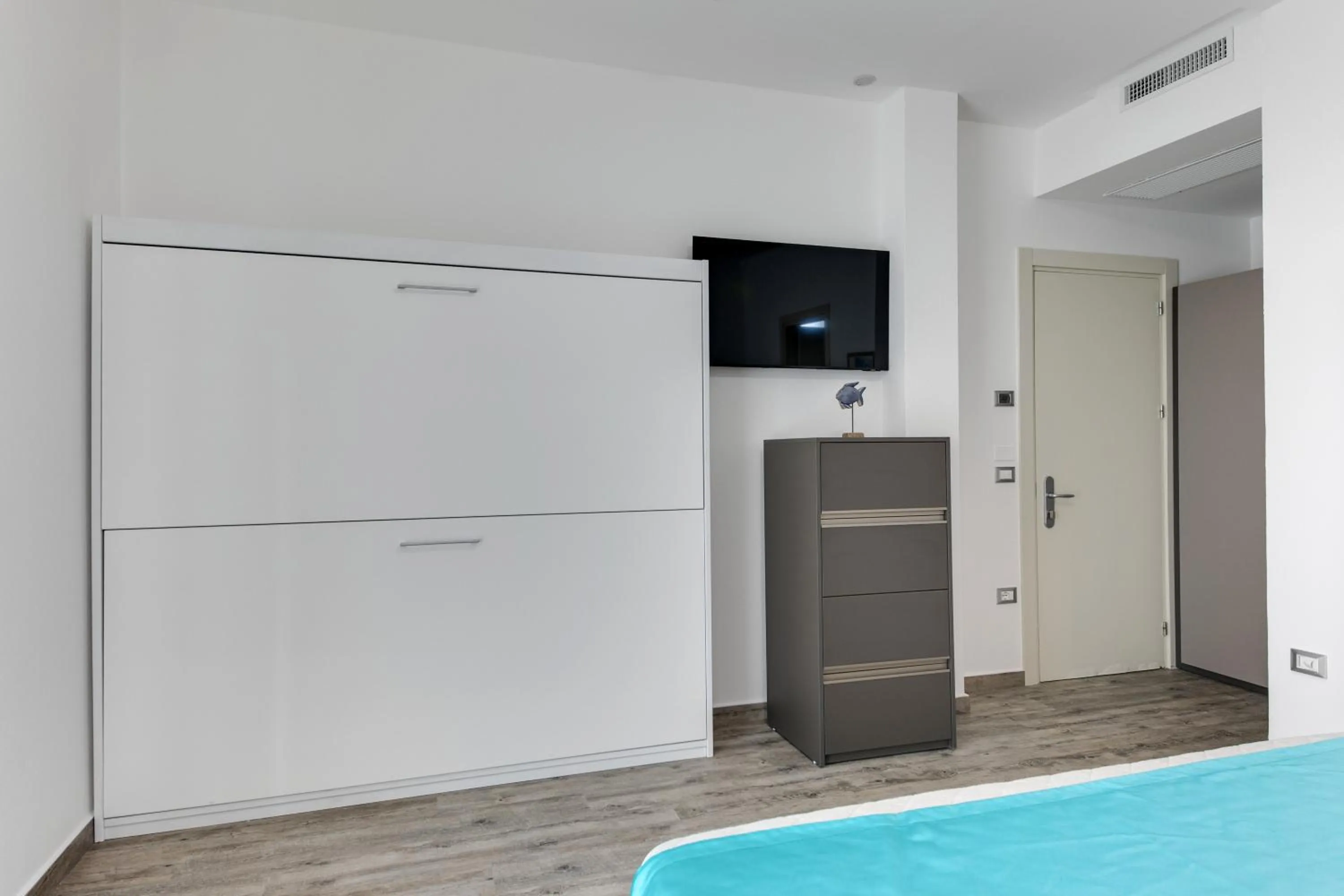 Photo of the whole room, Bed in Elegance Suite Apartments - Siroli Collection