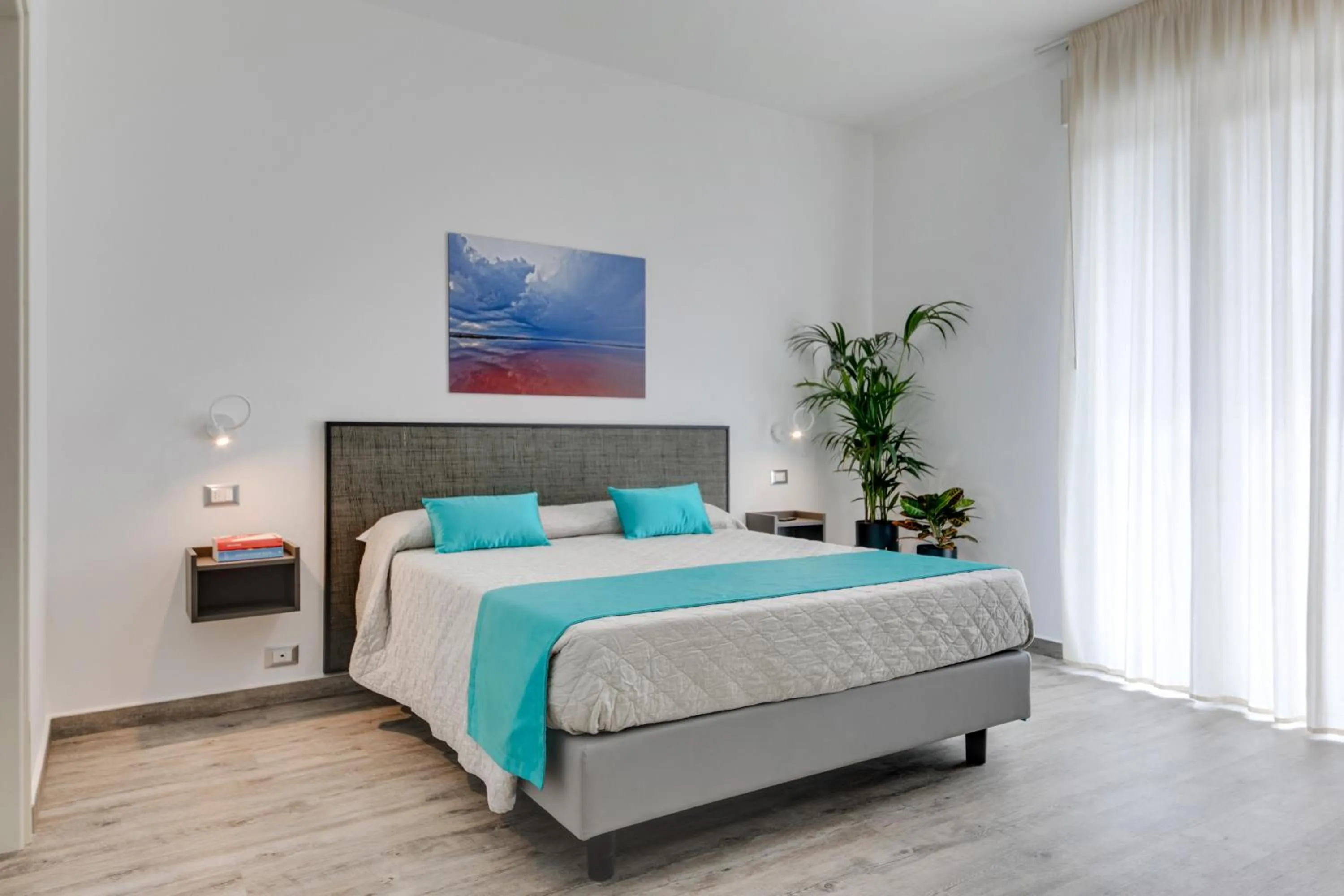 Bedroom, Bed in Elegance Suite Apartments - Siroli Collection