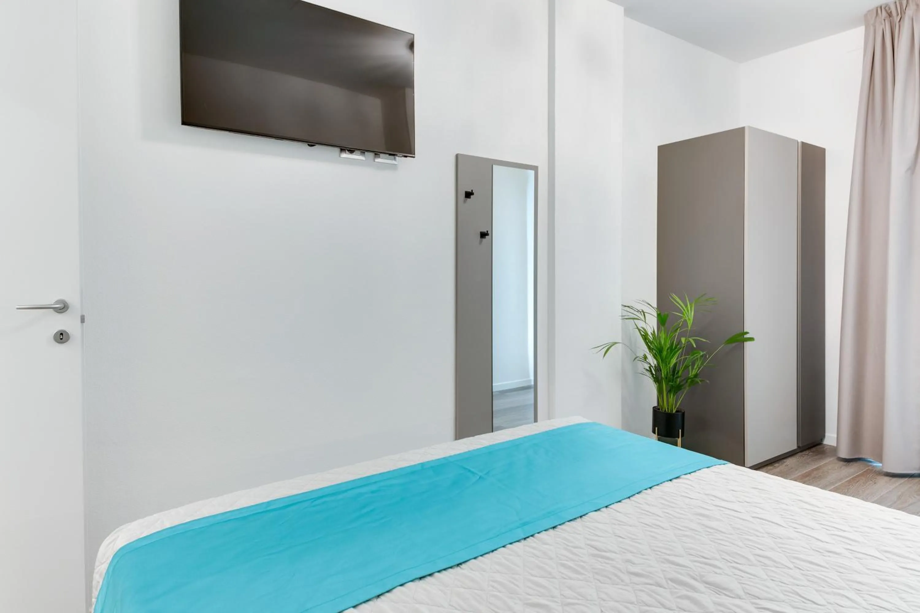 Bedroom, Bed in Elegance Suite Apartments - Siroli Collection