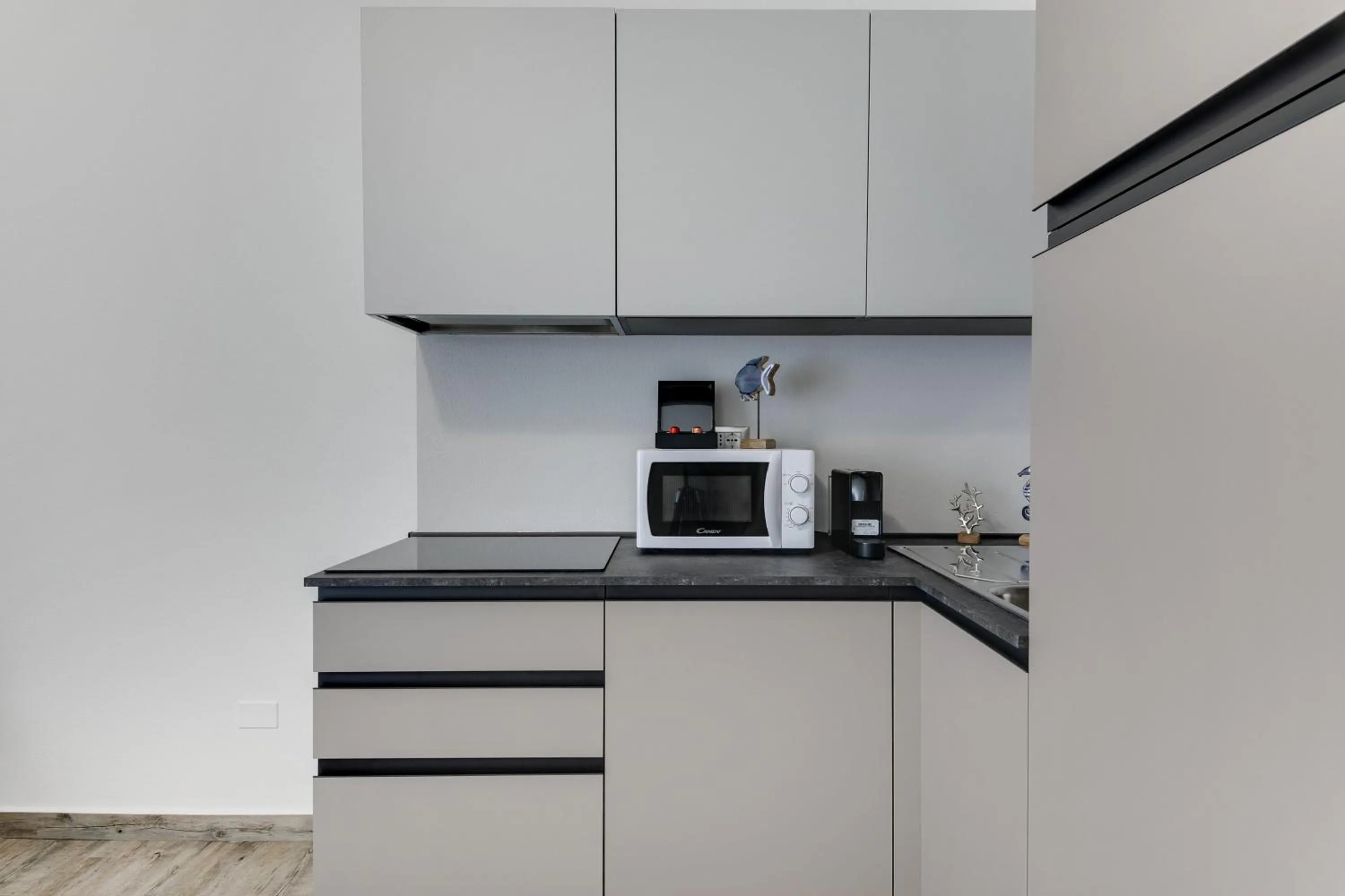 Kitchen or kitchenette in Elegance Suite Apartments - Siroli Collection
