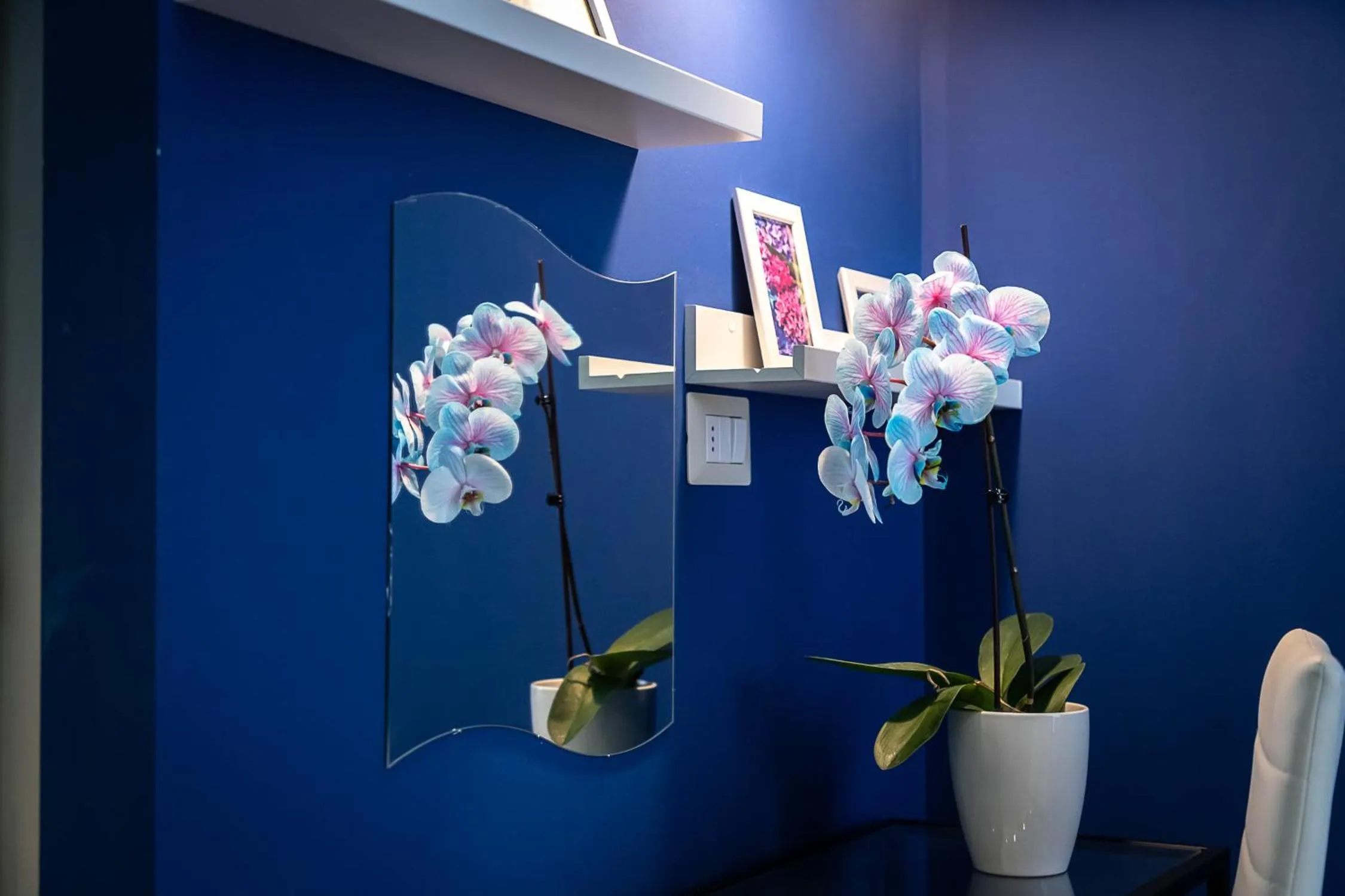 Decorative detail in DEAS B&B