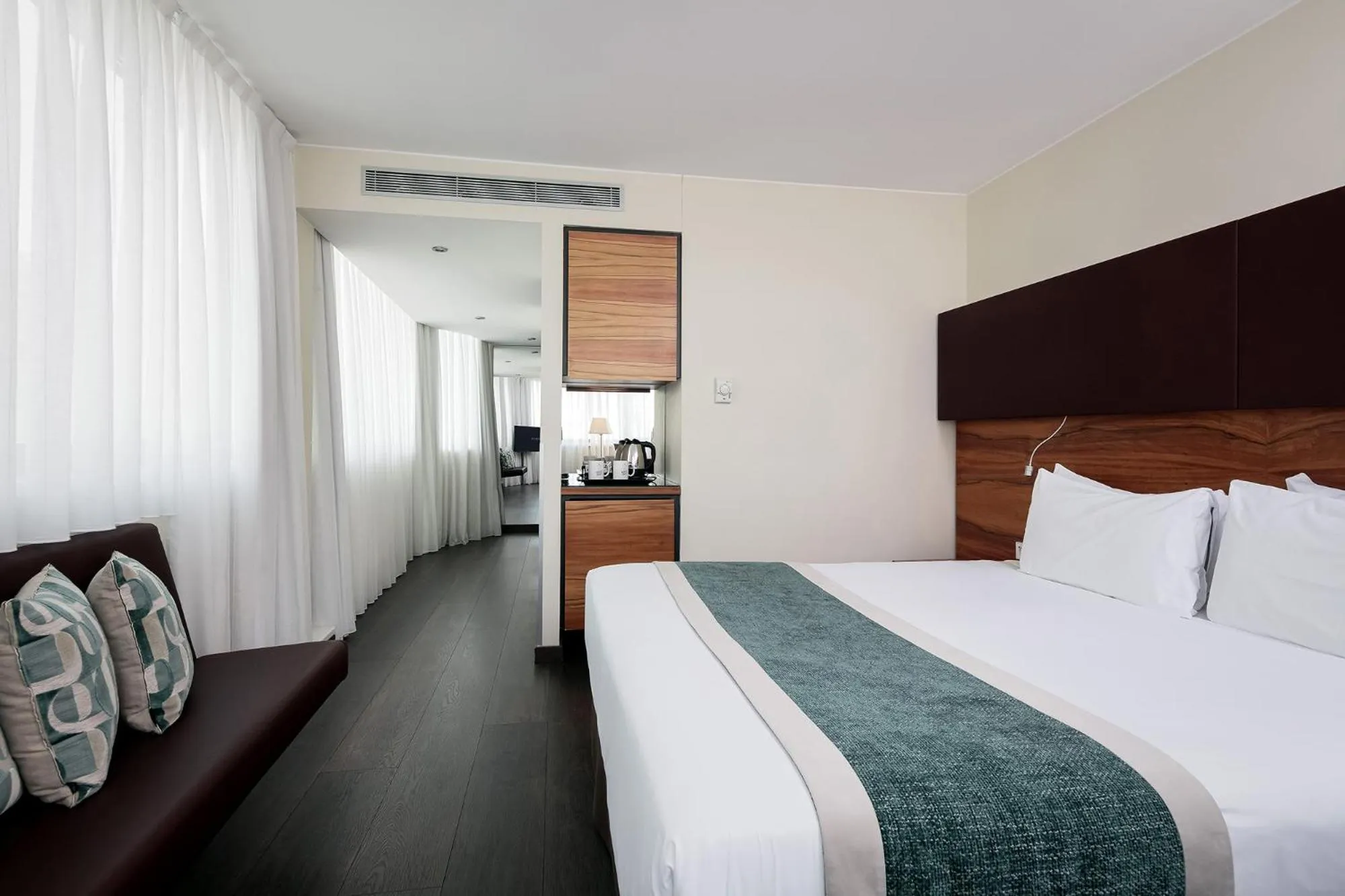 Bedroom, Bed in Eurostars Embassy