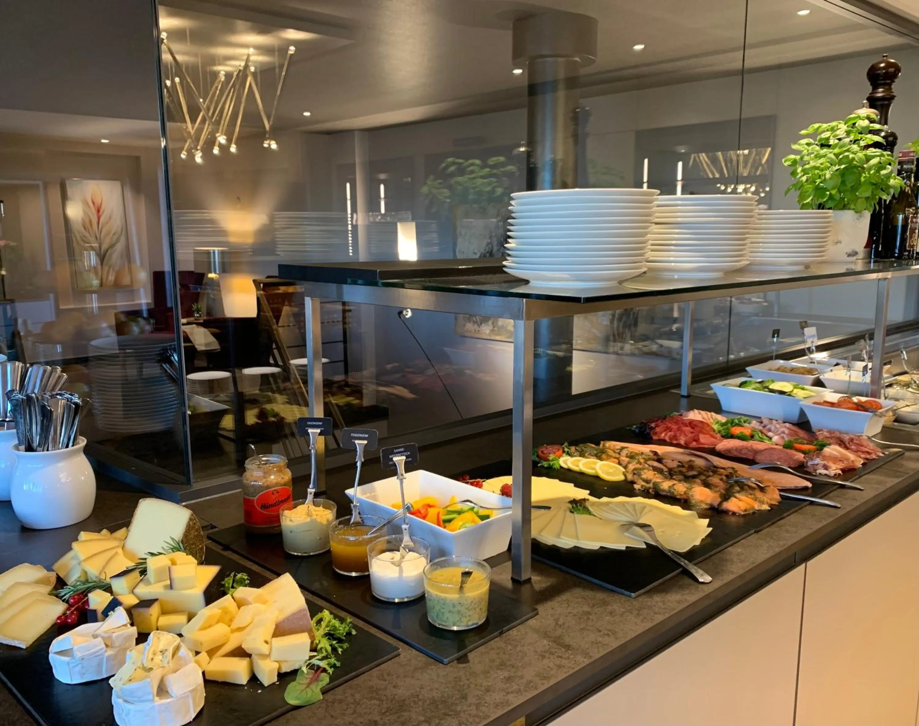 Buffet breakfast in Hotel Lindauer Hof