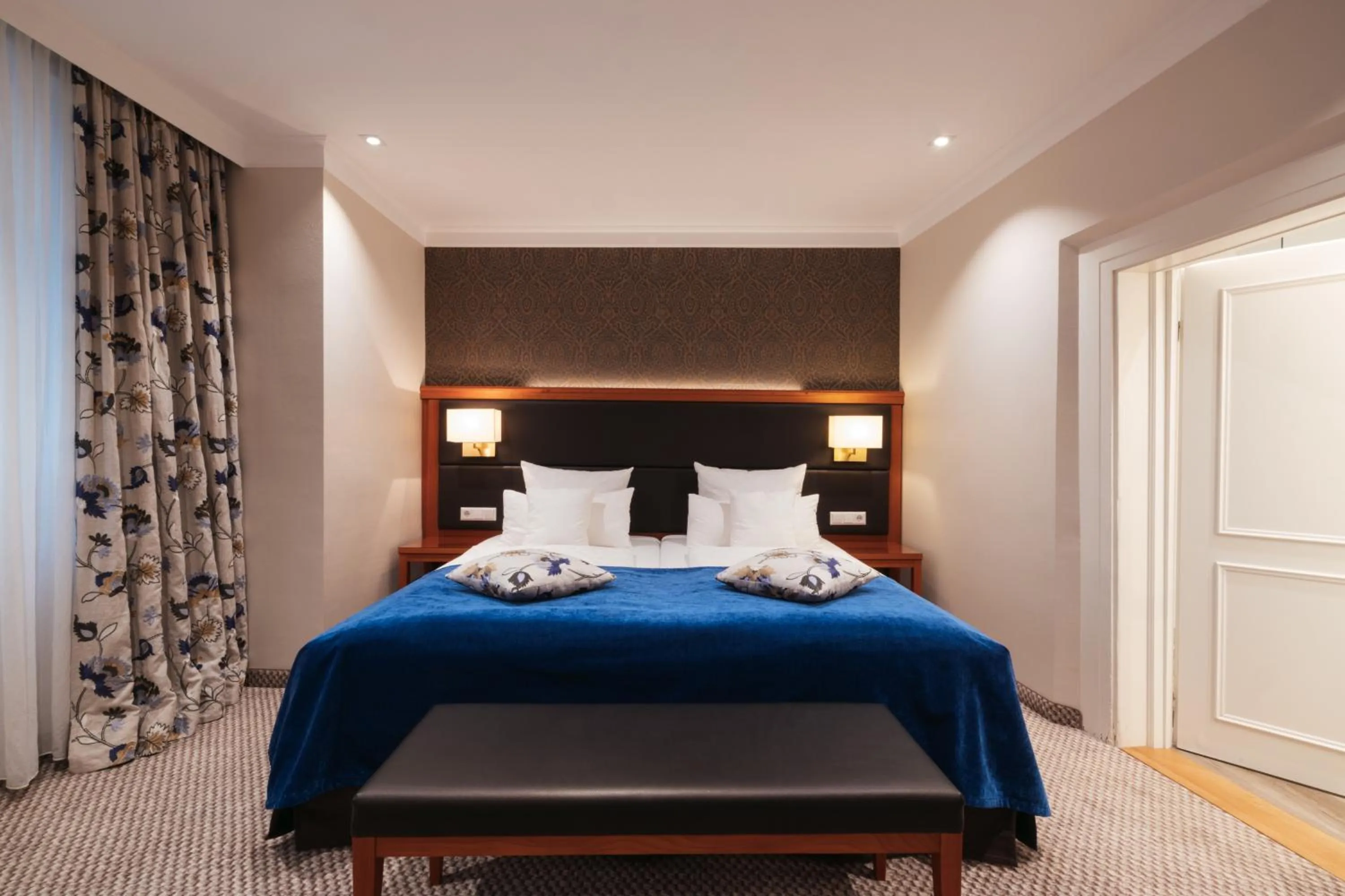 Photo of the whole room, Bed in Hotel Lindauer Hof